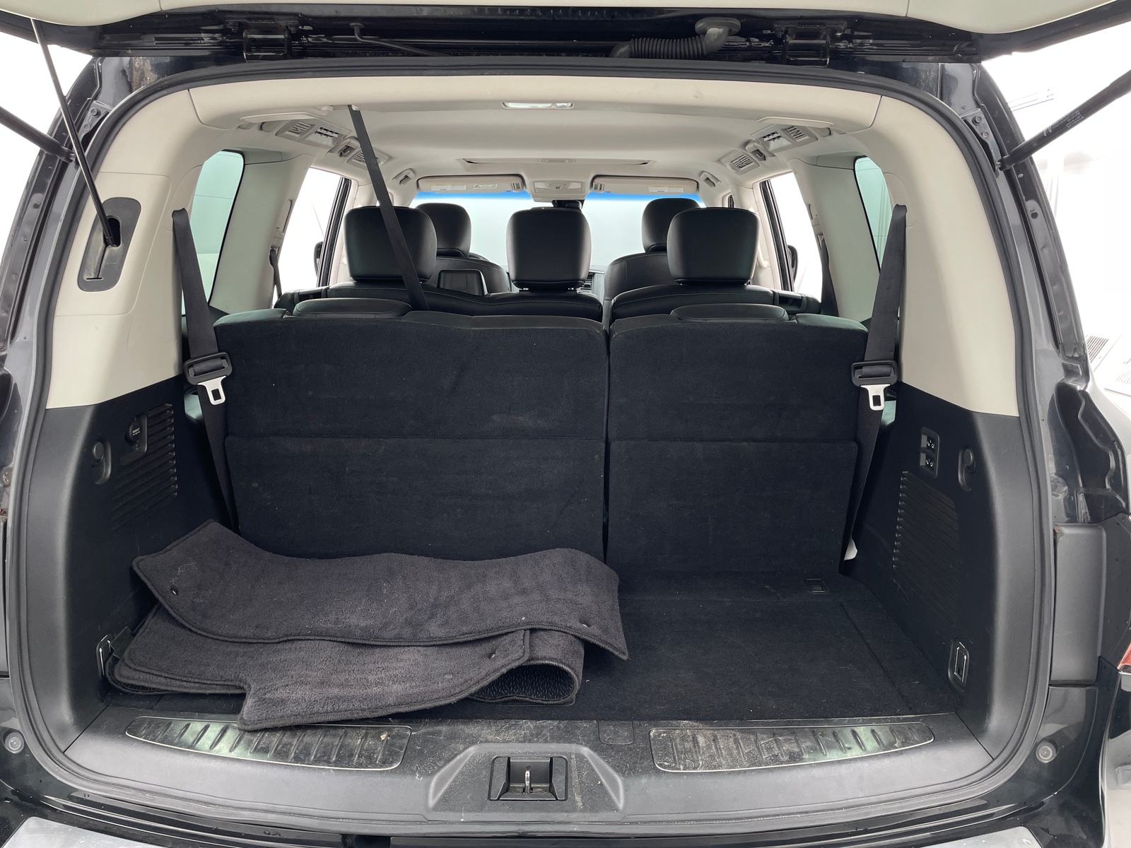 Thumbnail: 2017 INFINITI QX80 - 6