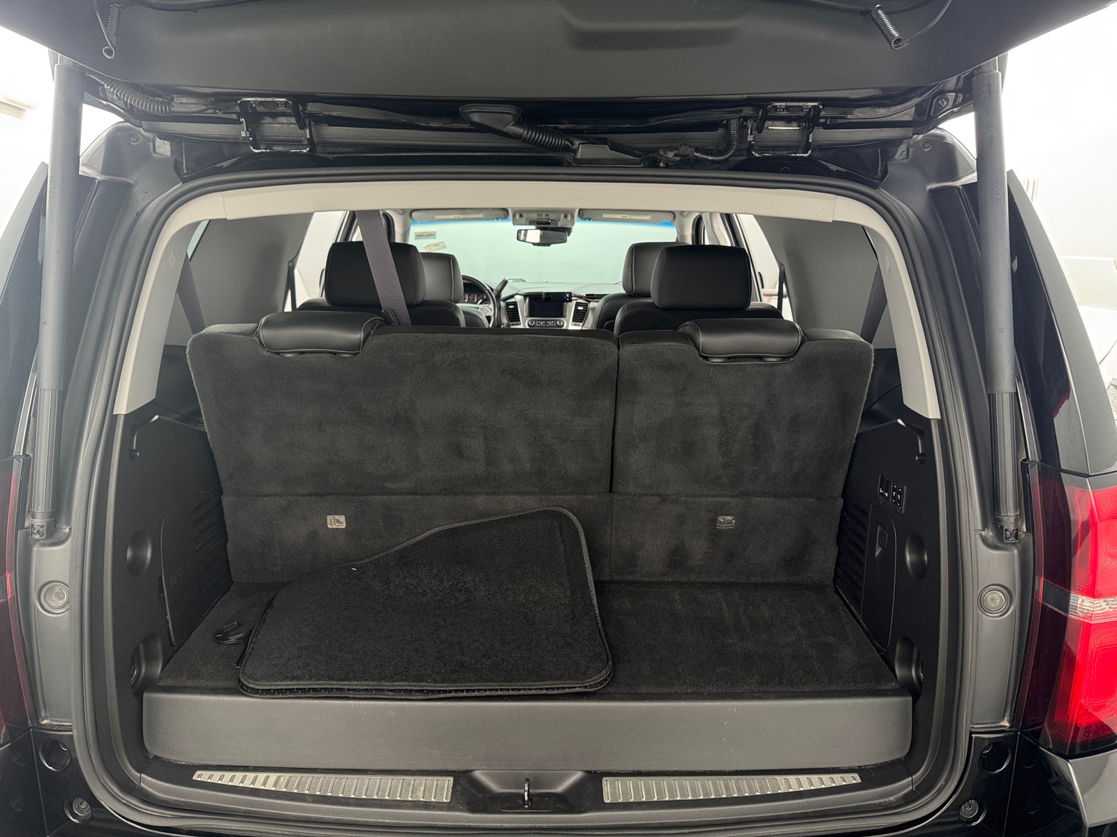 Thumbnail: 2015 Chevrolet Tahoe - 6