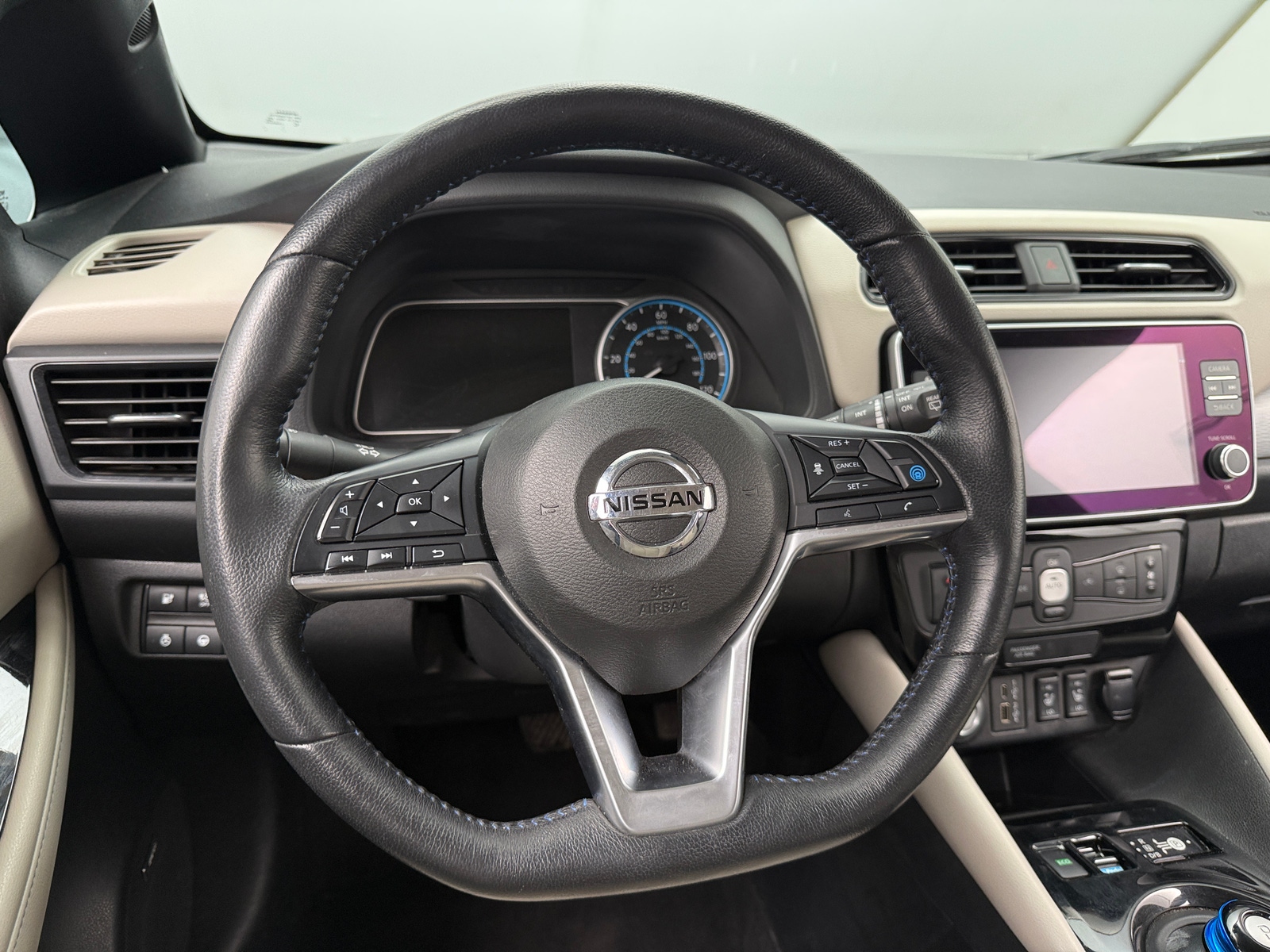 Thumbnail: 2022 Nissan Leaf - 4