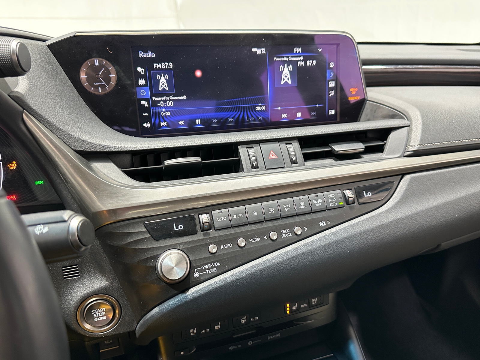 Thumbnail: 2021 Lexus ES - 3