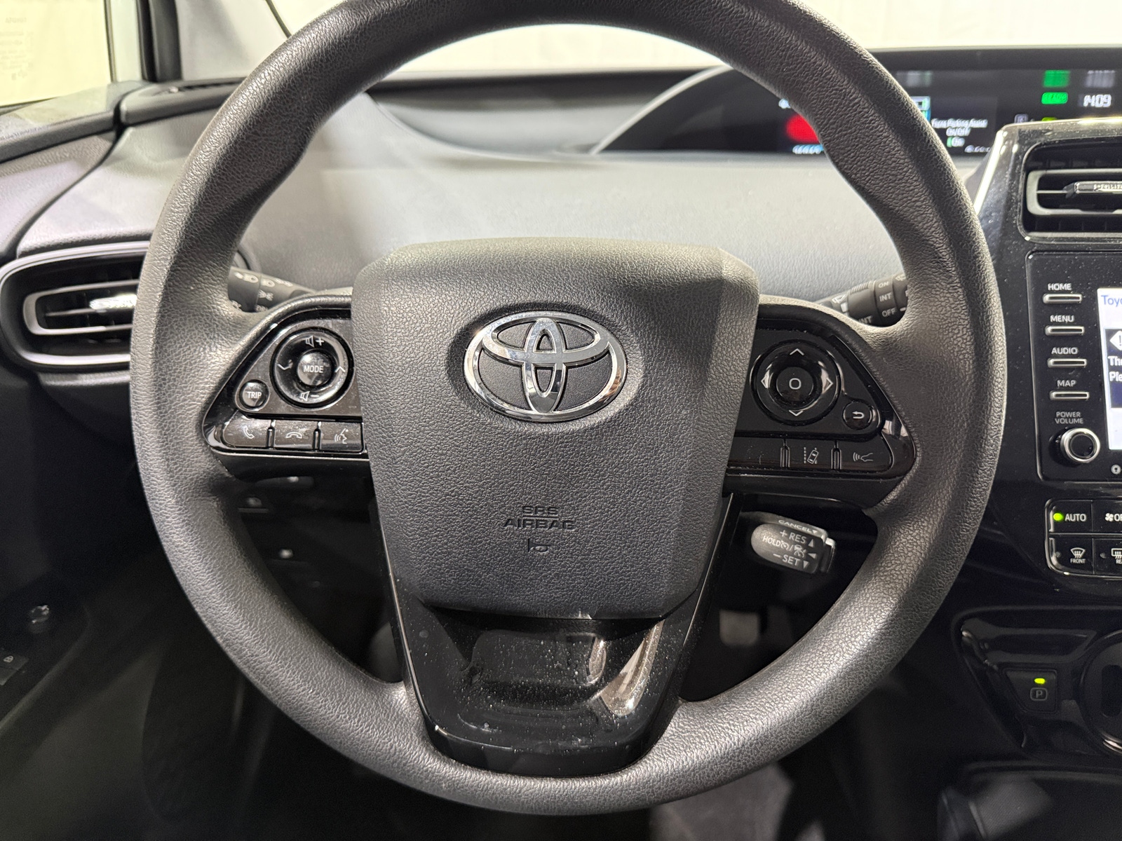 Thumbnail: 2022 Toyota Prius - 5