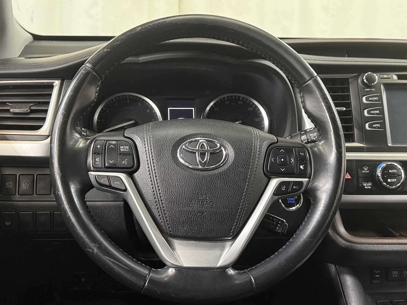 Thumbnail: 2018 Toyota Highlander - 4