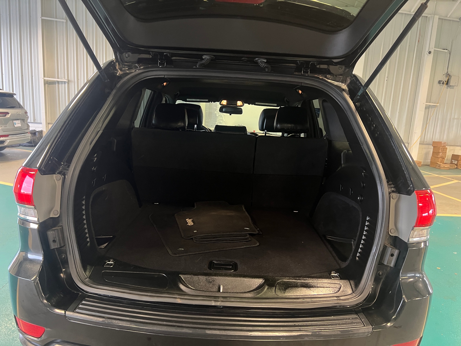 Thumbnail: 2014 Jeep Grand Cherokee - 6