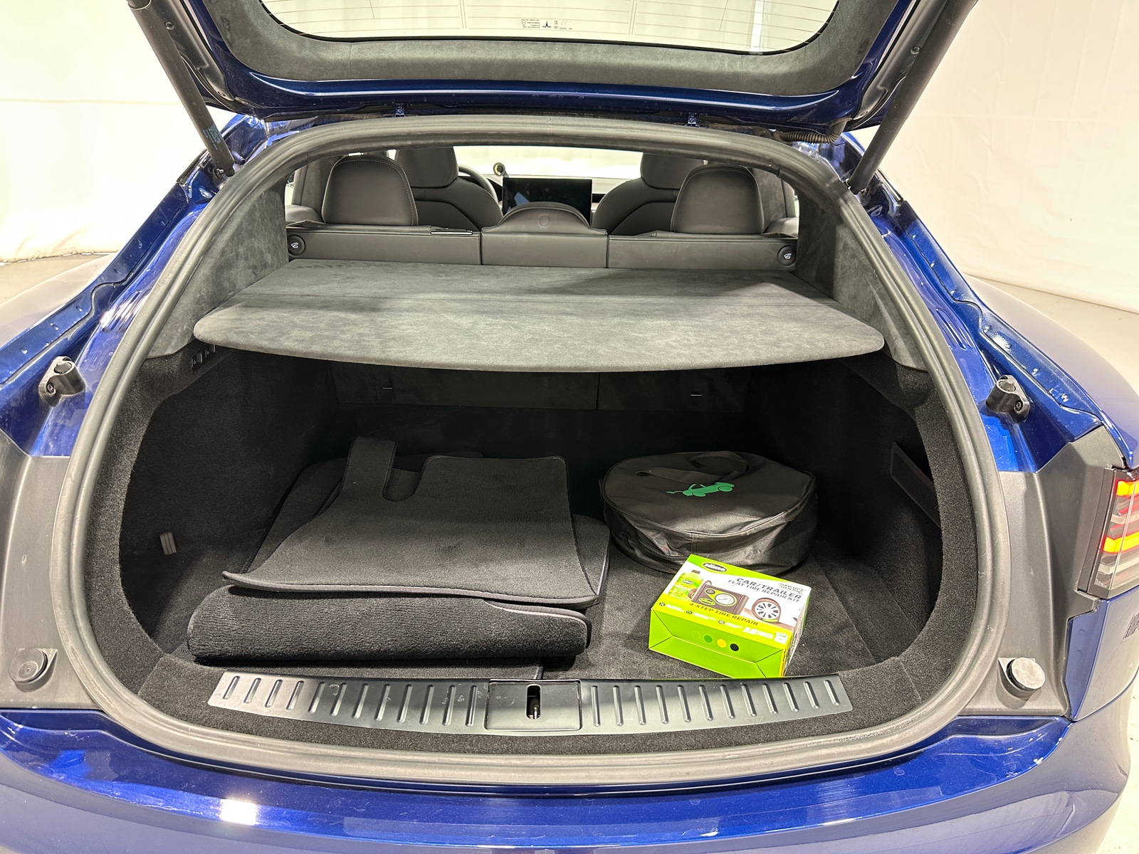 Thumbnail: 2023 Tesla Model S - 6