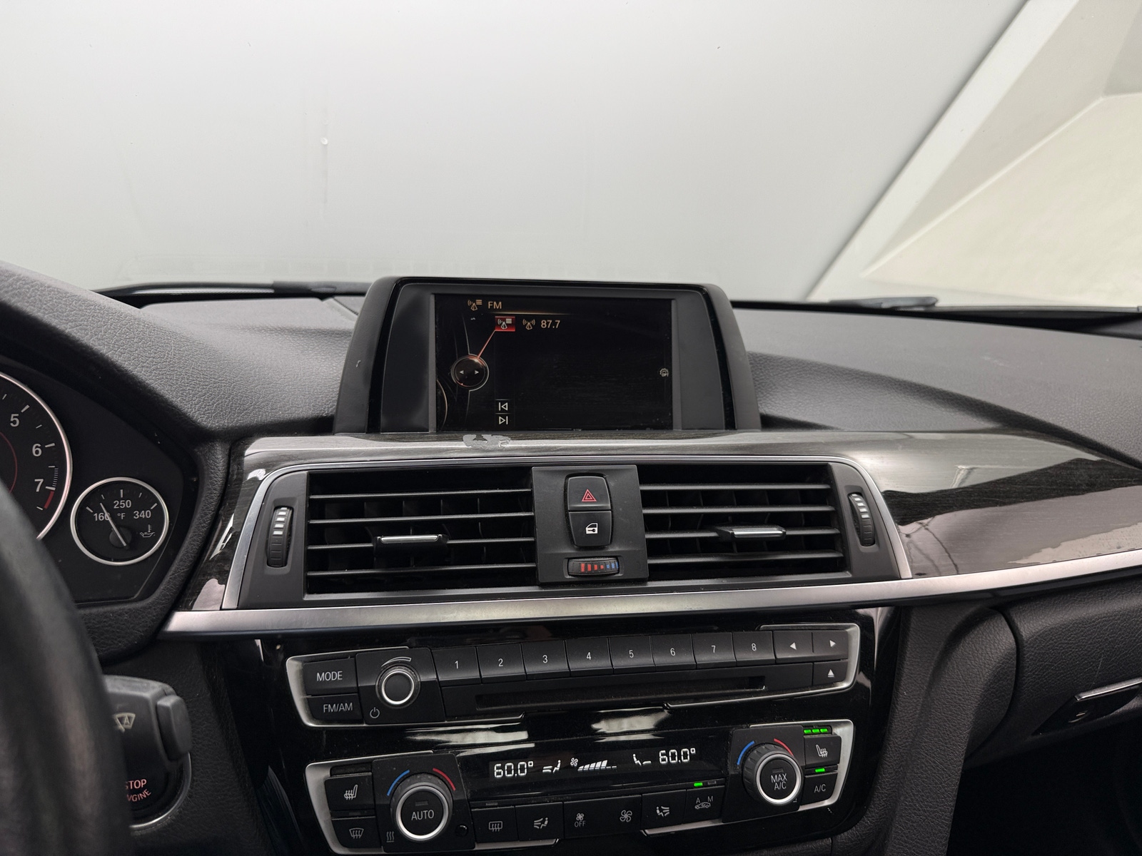 Thumbnail: 2016 BMW 3 Series - 3