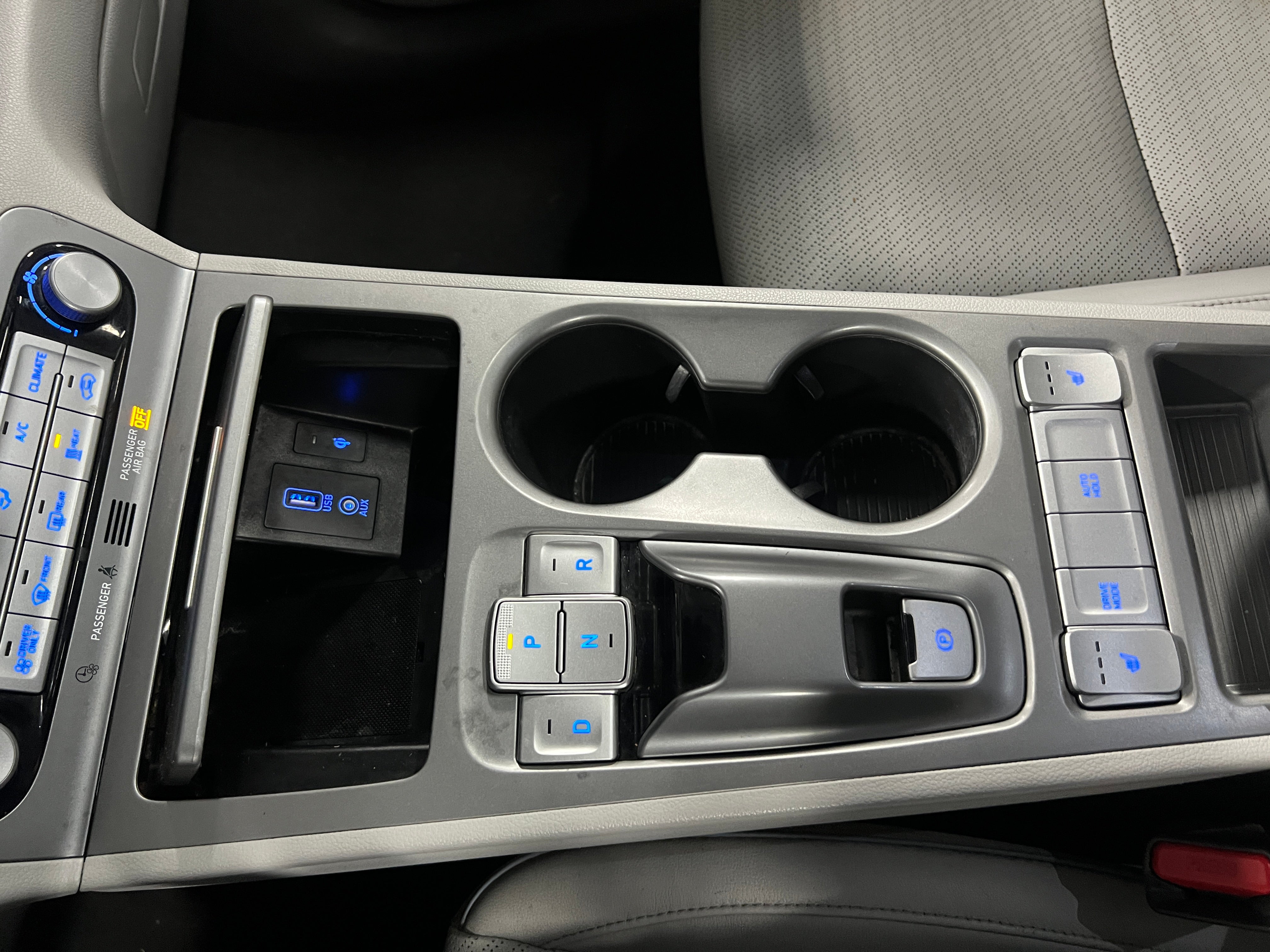 Used 2021 Hyundai Kona EV Limited with VIN KM8K33AG6MU108520 for sale in Oak Creek, WI