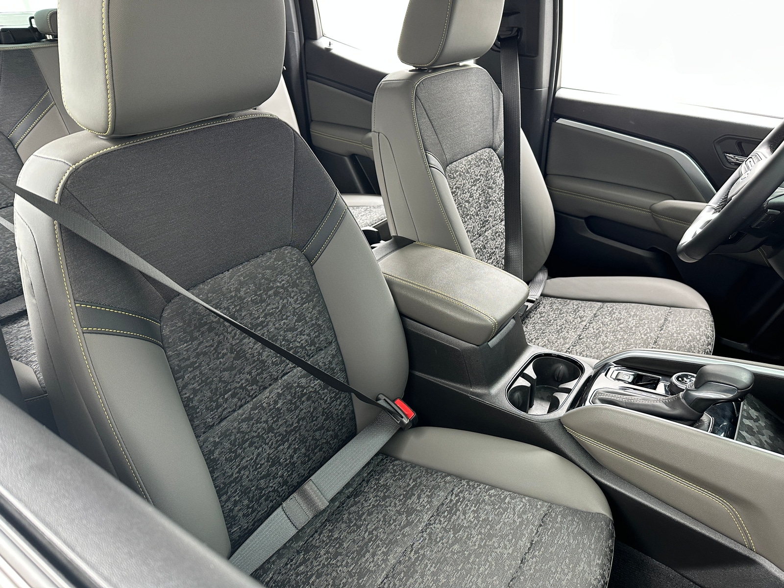 Thumbnail: 2024 Chevrolet Colorado - 2