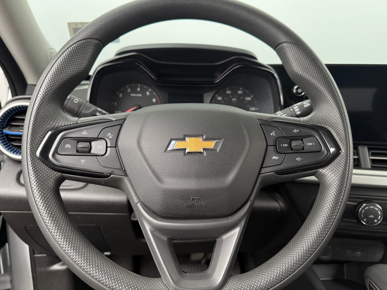 Thumbnail: 2025 Chevrolet Trax - 5