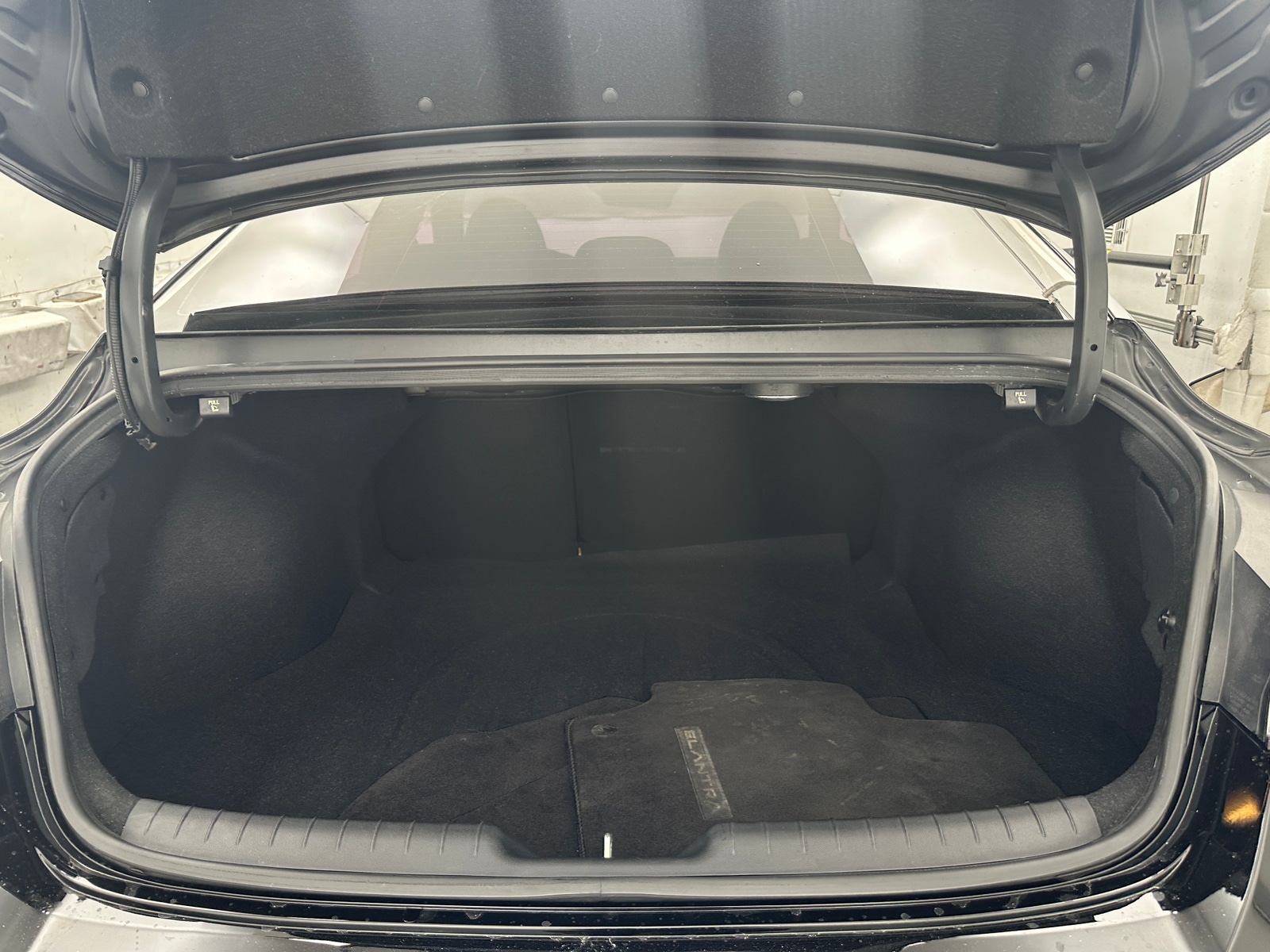 Thumbnail: 2022 Hyundai Elantra - 6