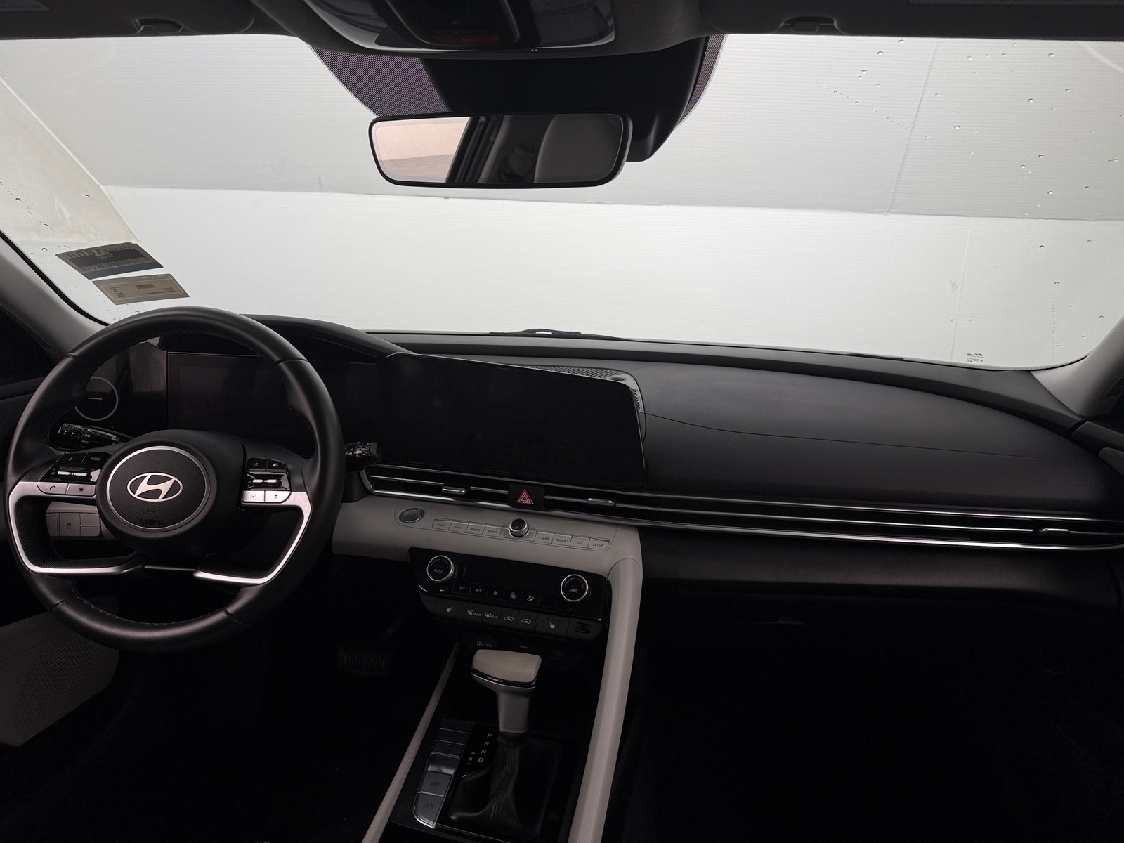 Thumbnail: 2024 Hyundai Elantra - 3