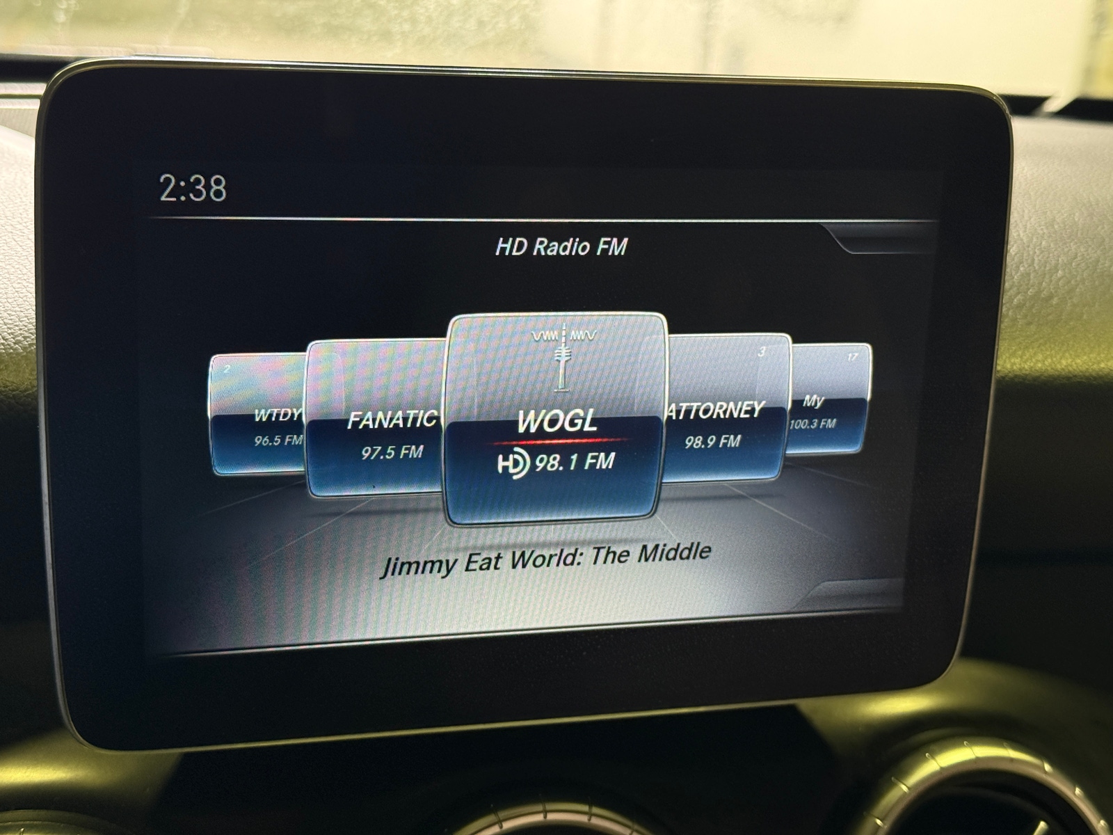 Thumbnail: 2019 Mercedes-Benz CLA - 2