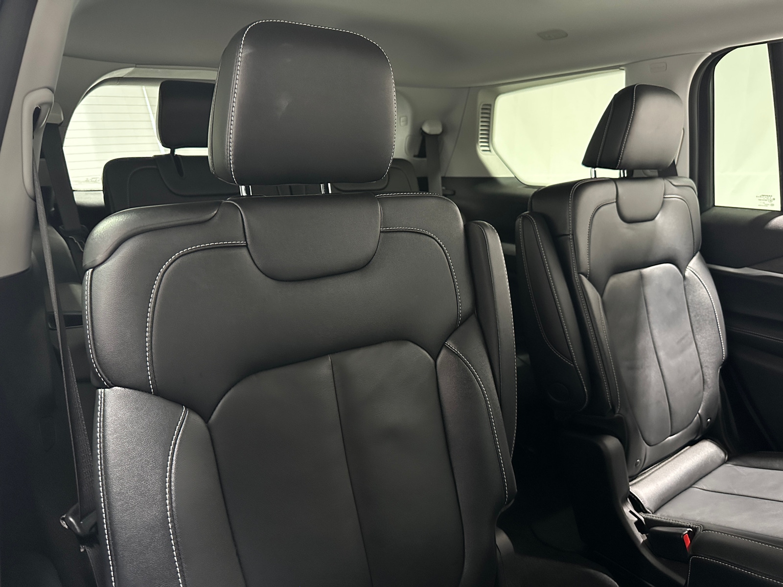 Thumbnail: 2022 Jeep Grand Cherokee L - 5