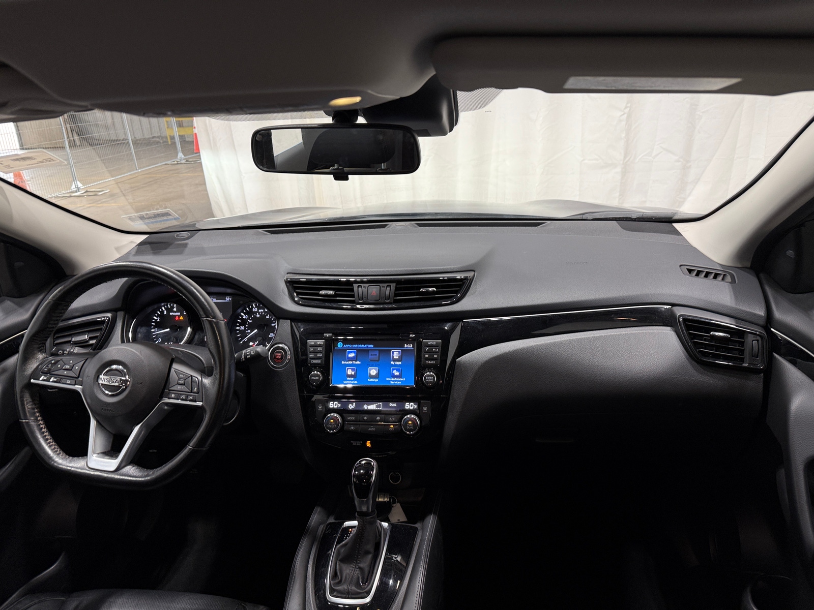 Thumbnail: 2017 Nissan Rogue Sport - 2