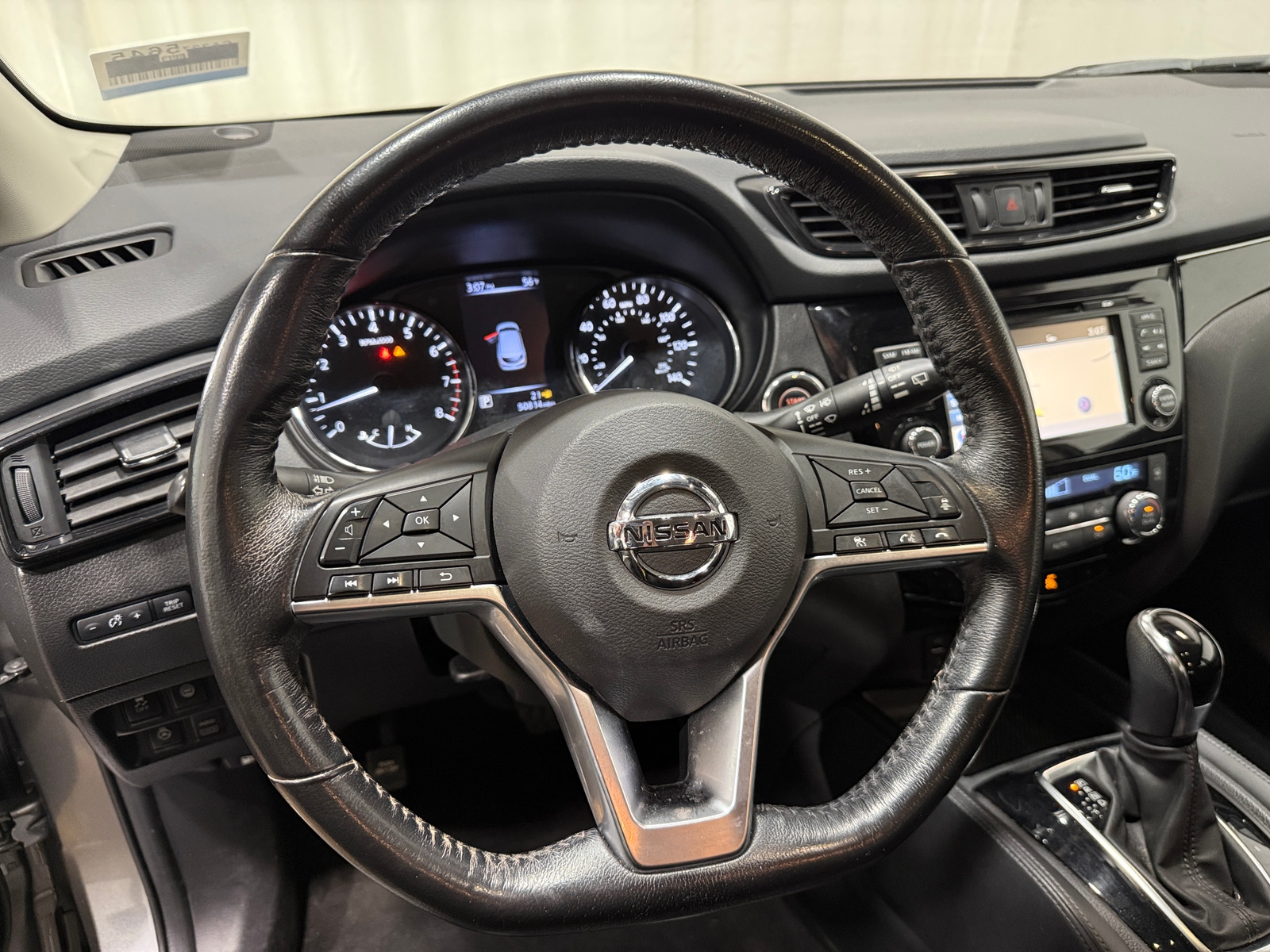 Thumbnail: 2017 Nissan Rogue Sport - 4