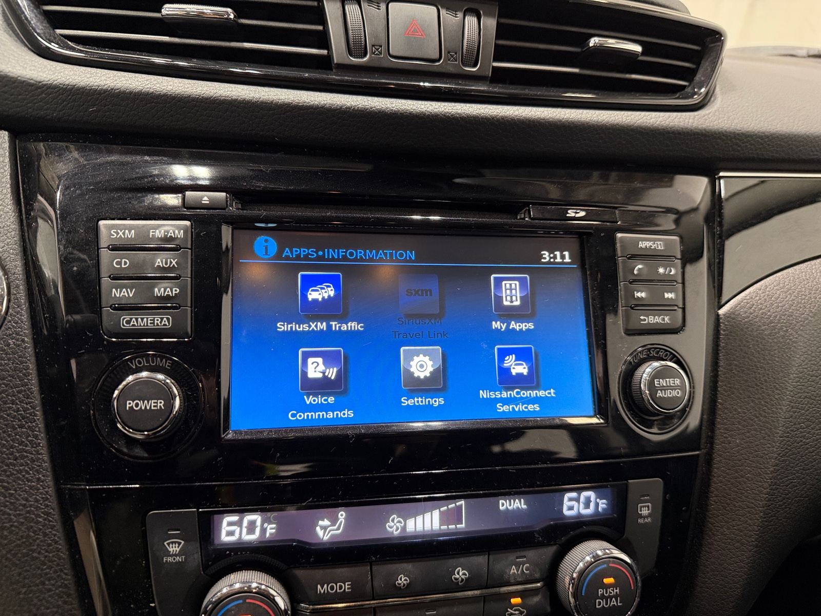 Thumbnail: 2017 Nissan Rogue Sport - 3