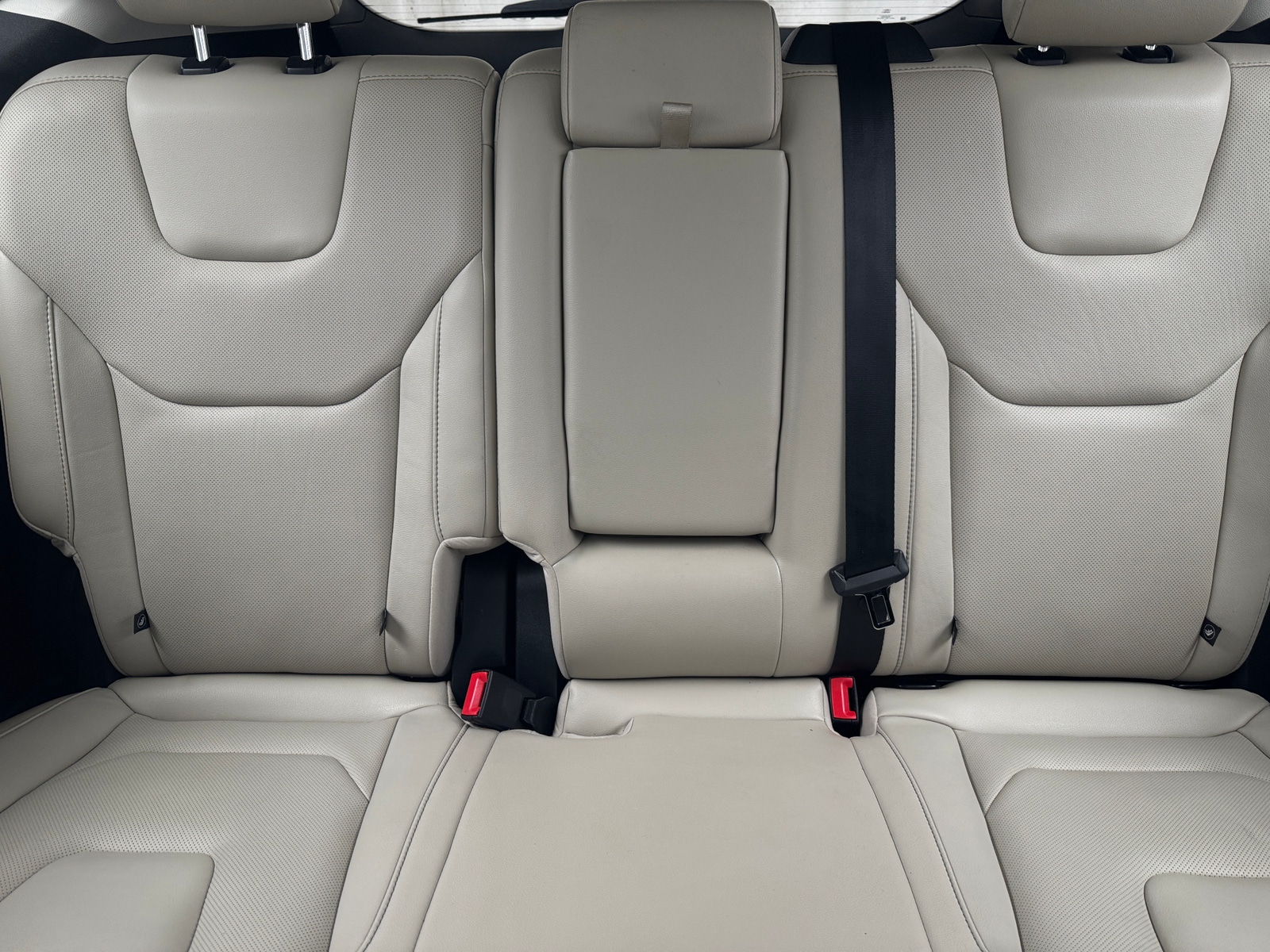 Thumbnail: 2017 Ford Edge - 5