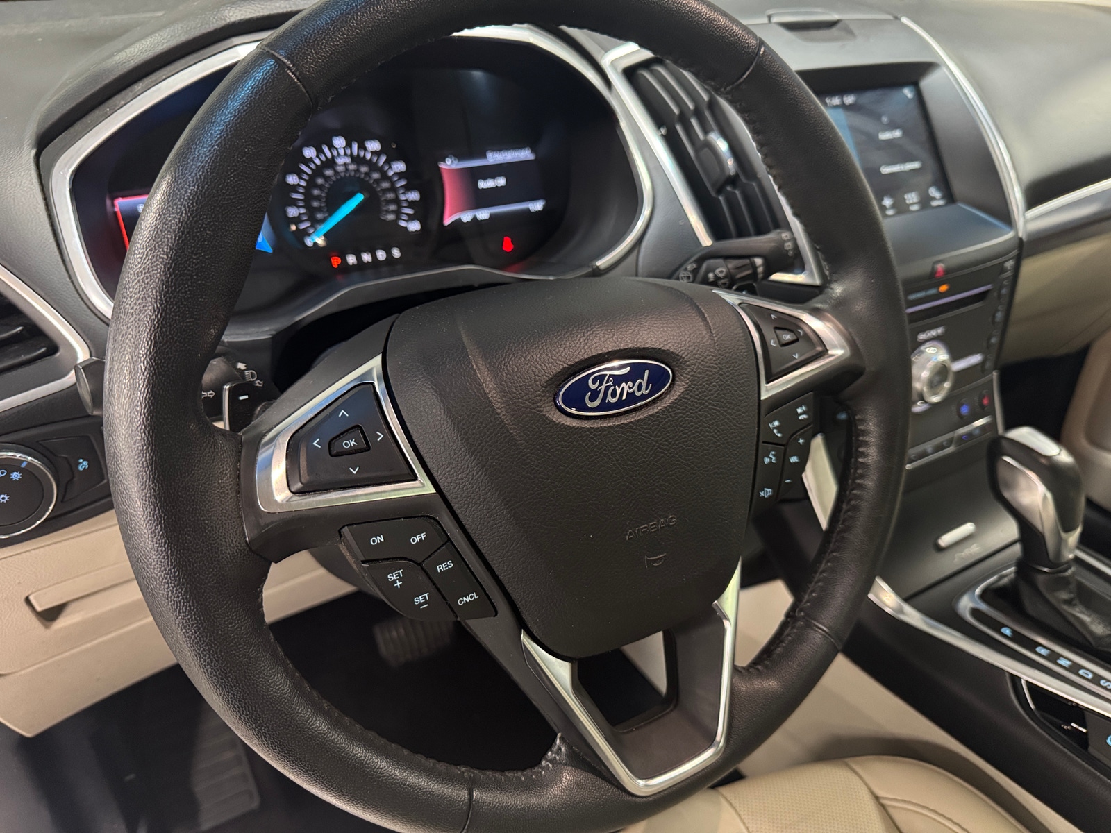 Thumbnail: 2017 Ford Edge - 4