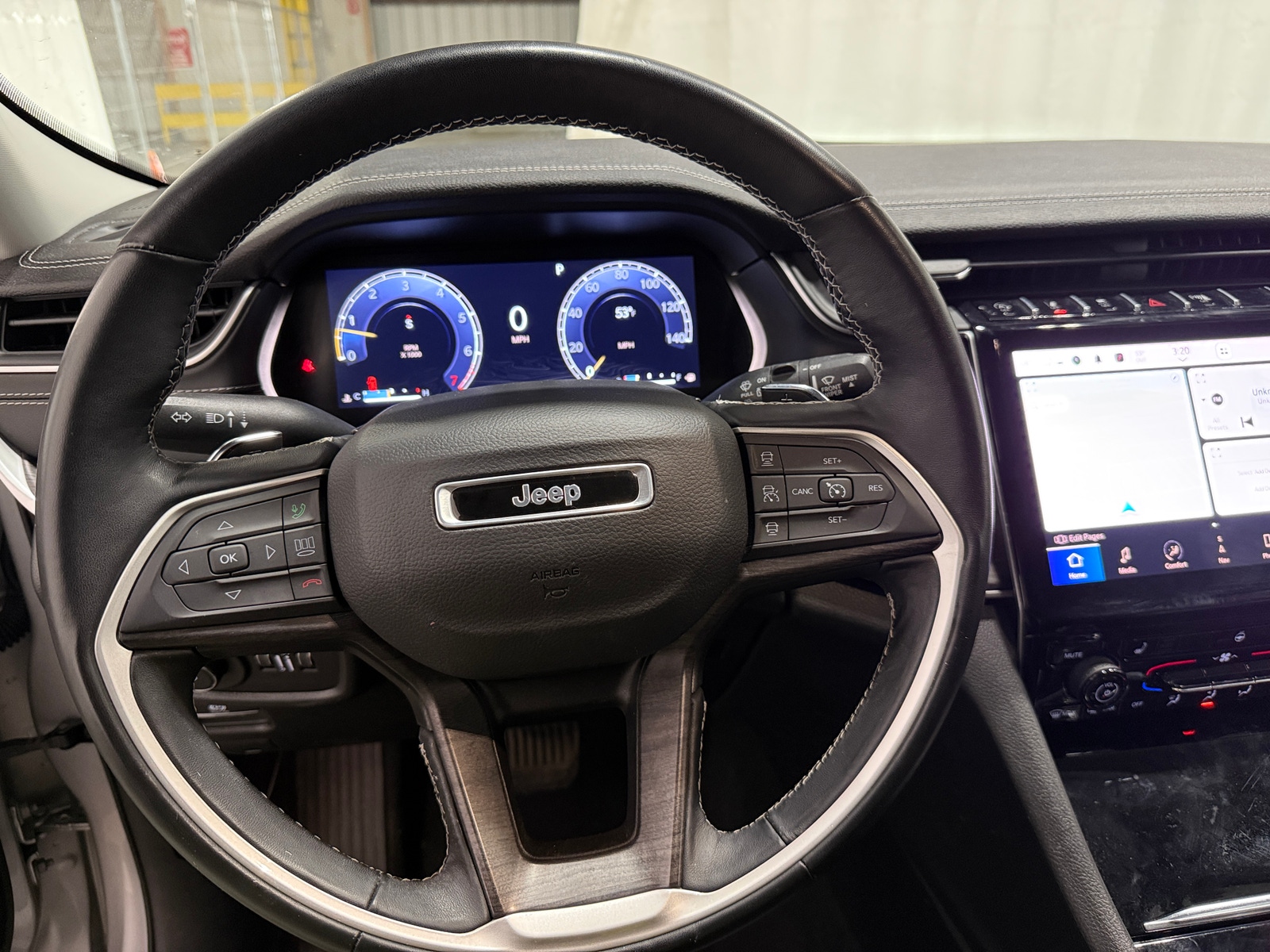 Thumbnail: 2022 Jeep Grand Cherokee L - 4