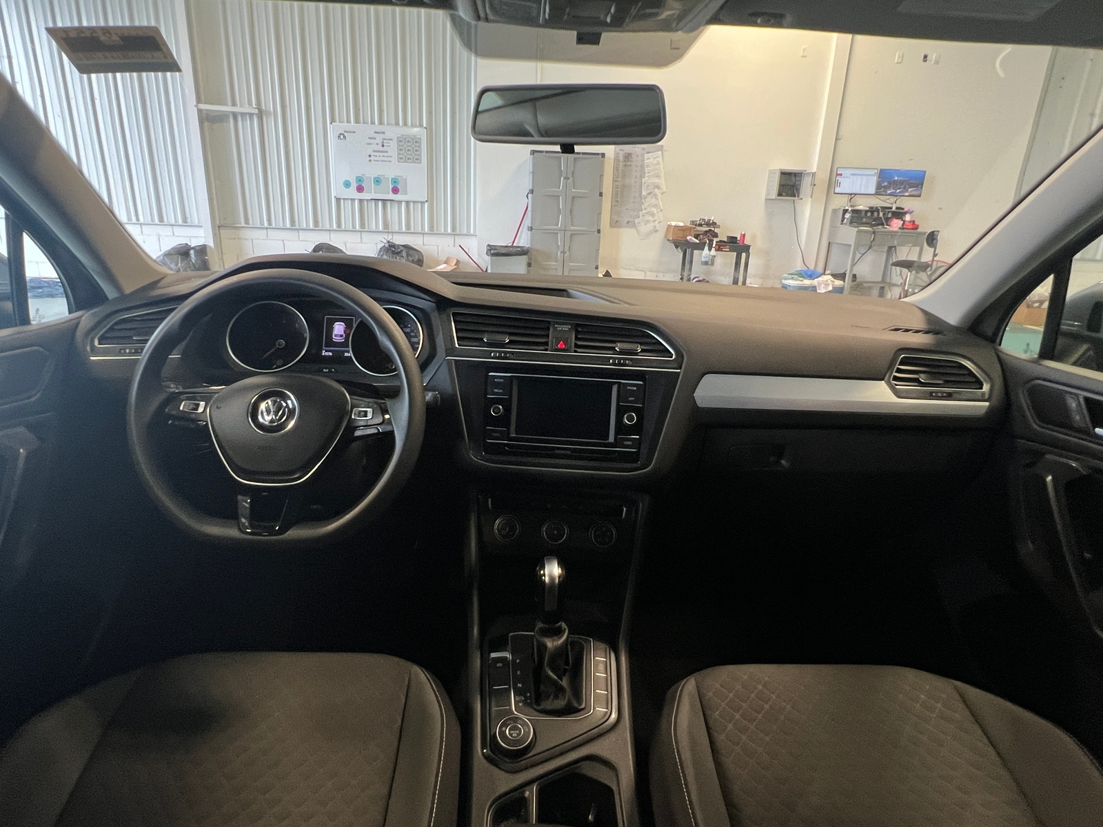 Thumbnail: 2021 Volkswagen Tiguan - 3