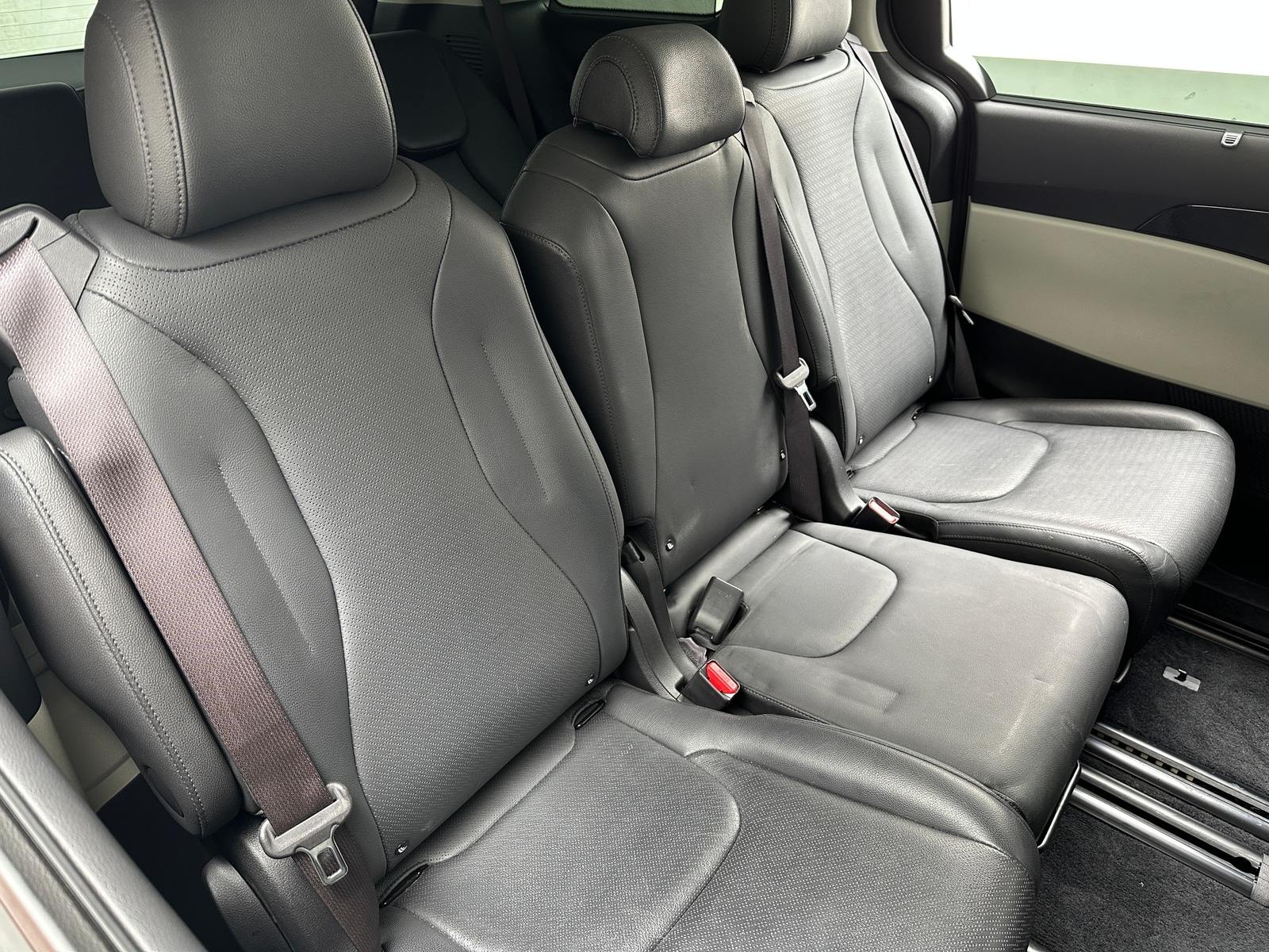 Thumbnail: 2023 Kia Carnival - 5