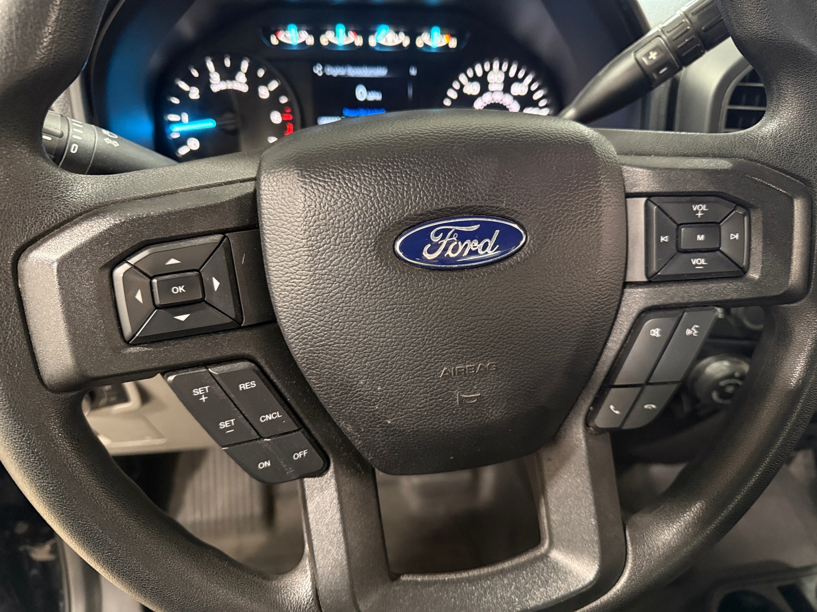 Thumbnail: 2019 Ford Econoline - 5