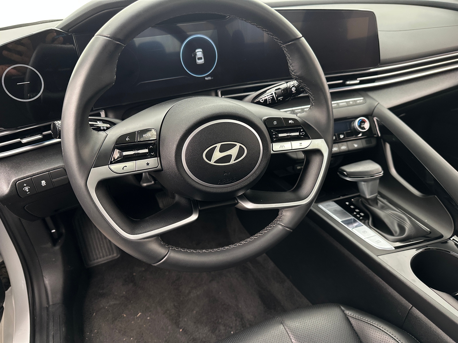 Thumbnail: 2025 Hyundai Elantra - 4