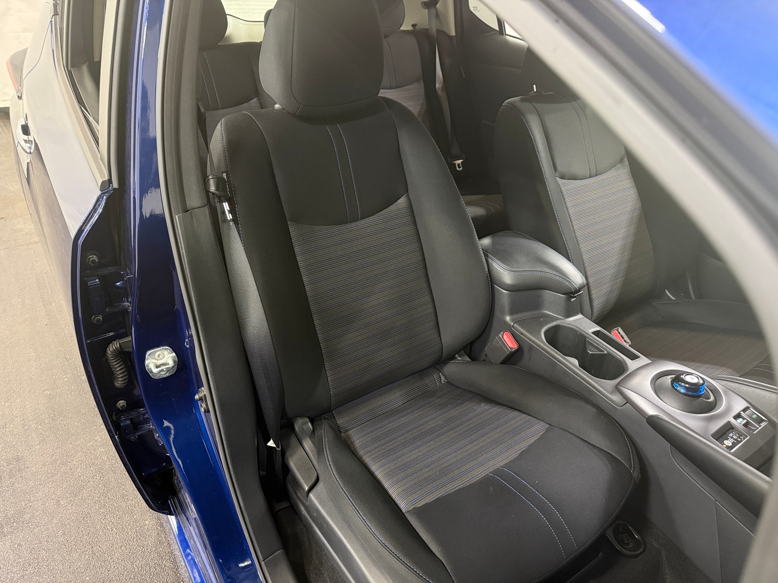 Thumbnail: 2023 Nissan Leaf - 2