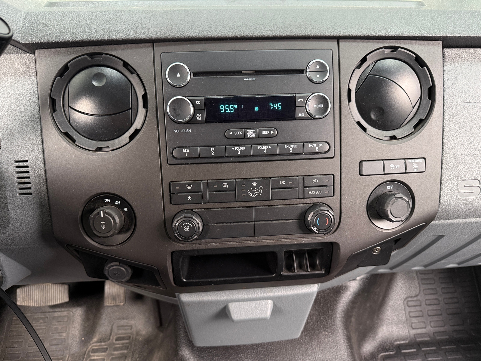 Thumbnail: 2016 Ford Econoline - 4