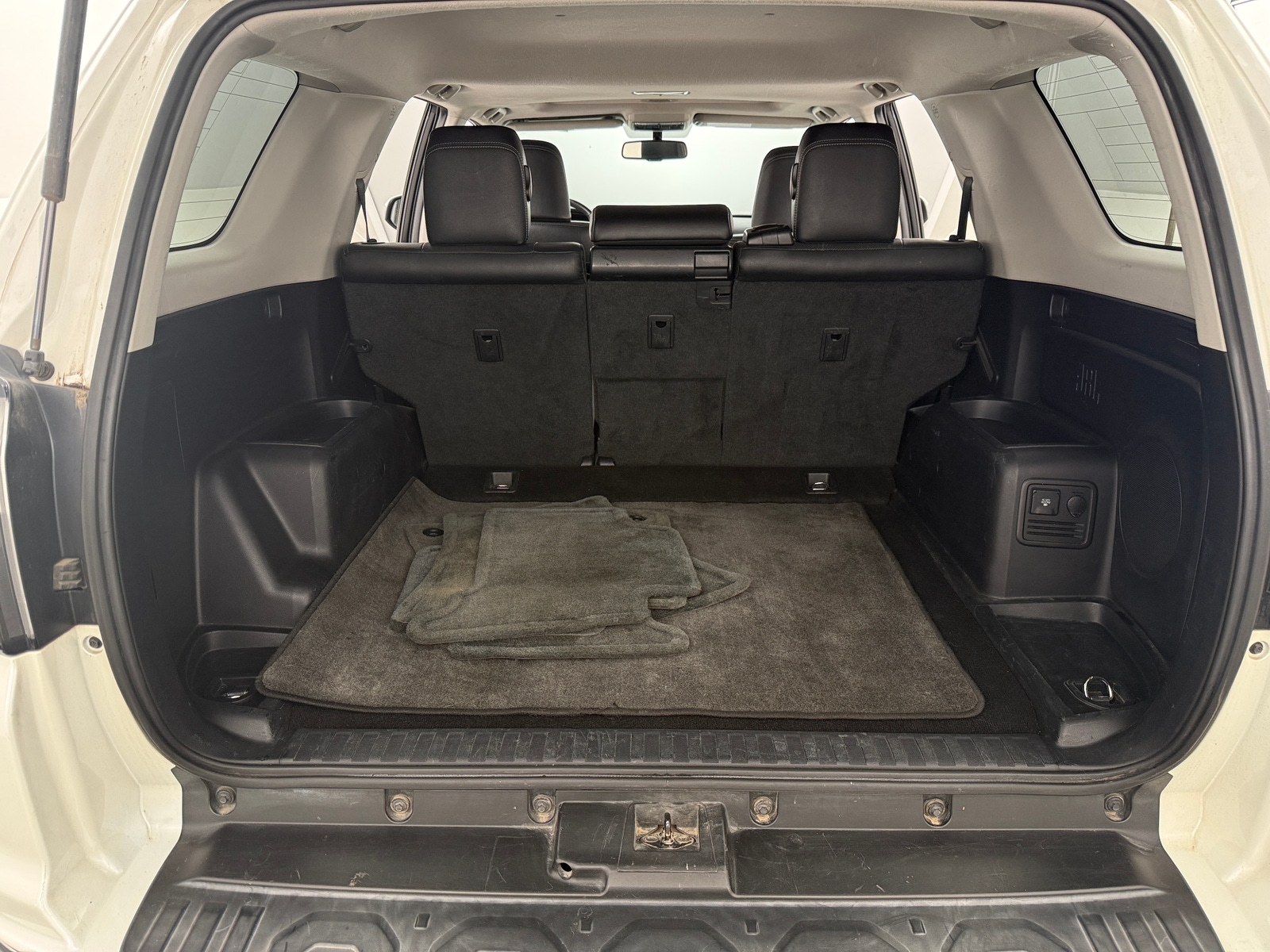 Thumbnail: 2016 Toyota 4Runner - 6