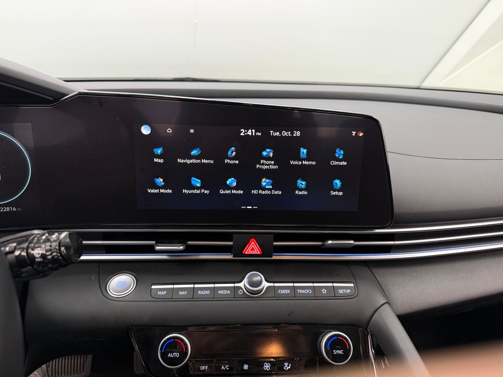 Thumbnail: 2024 Hyundai Elantra - 3