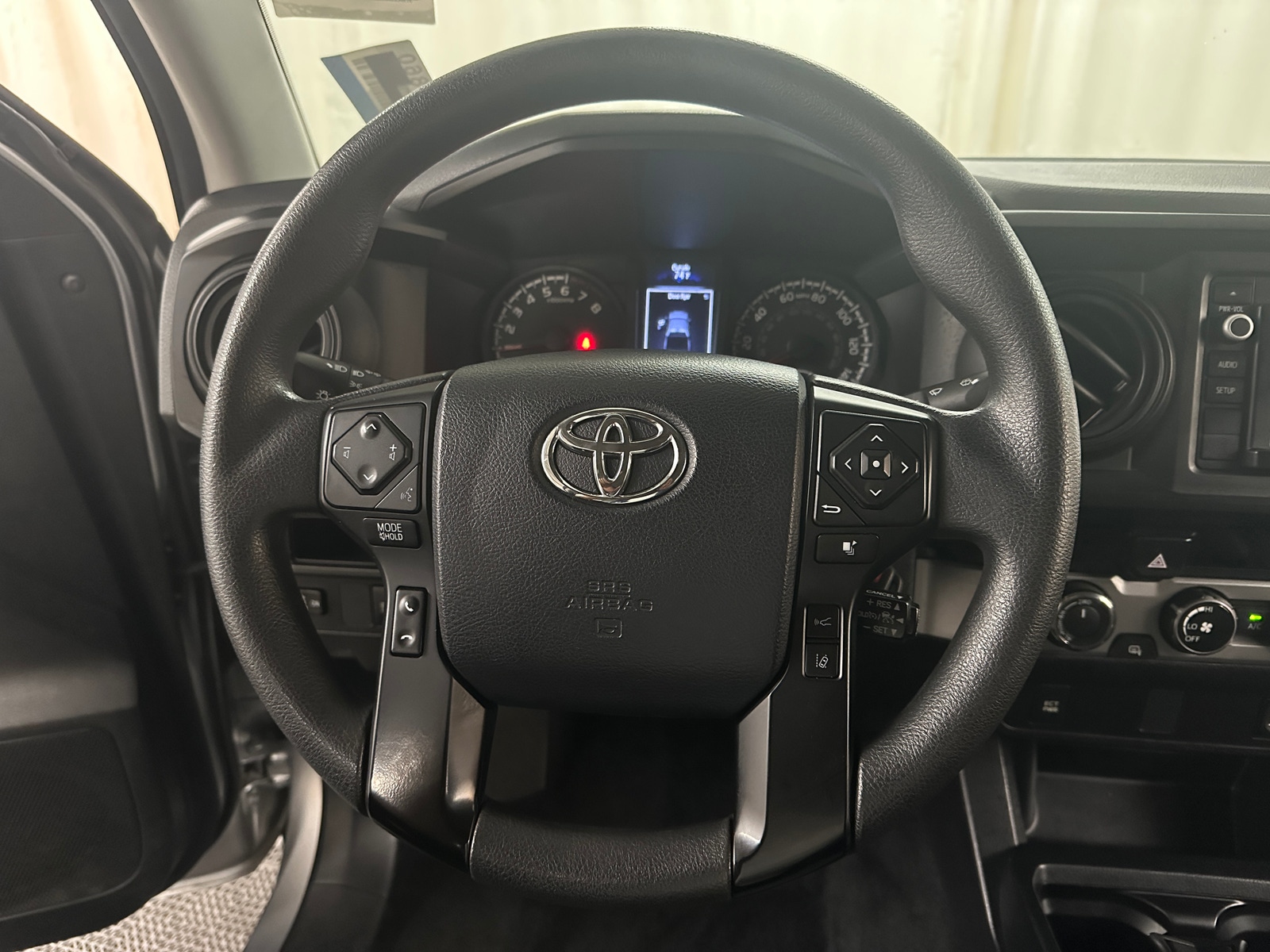 Thumbnail: 2018 Toyota Tacoma - 5