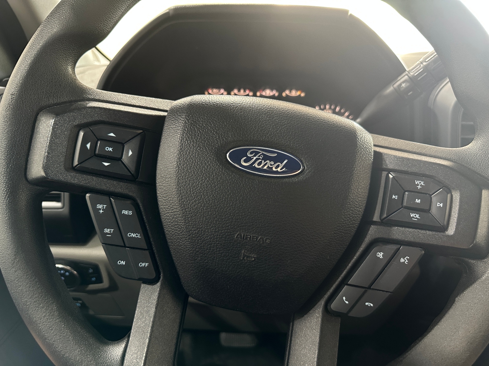 Thumbnail: 2019 Ford Econoline - 5