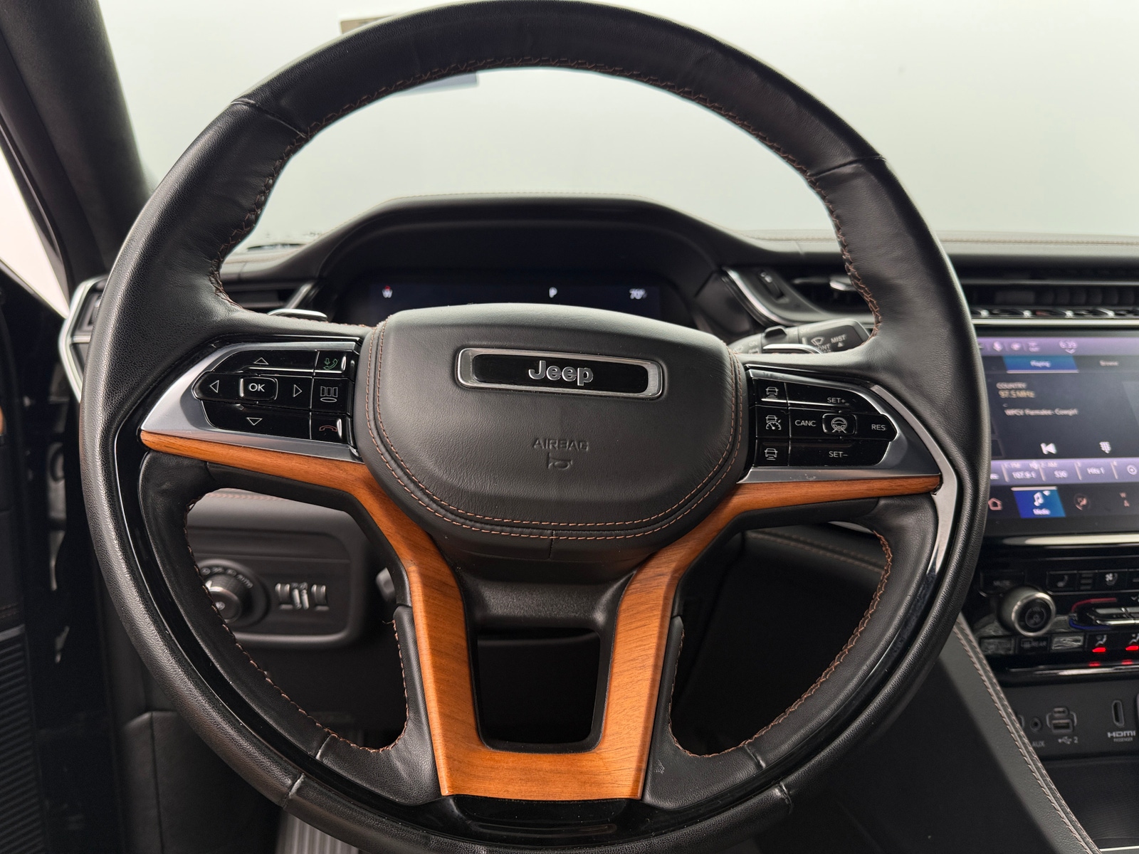 Thumbnail: 2022 Jeep Grand Cherokee - 4