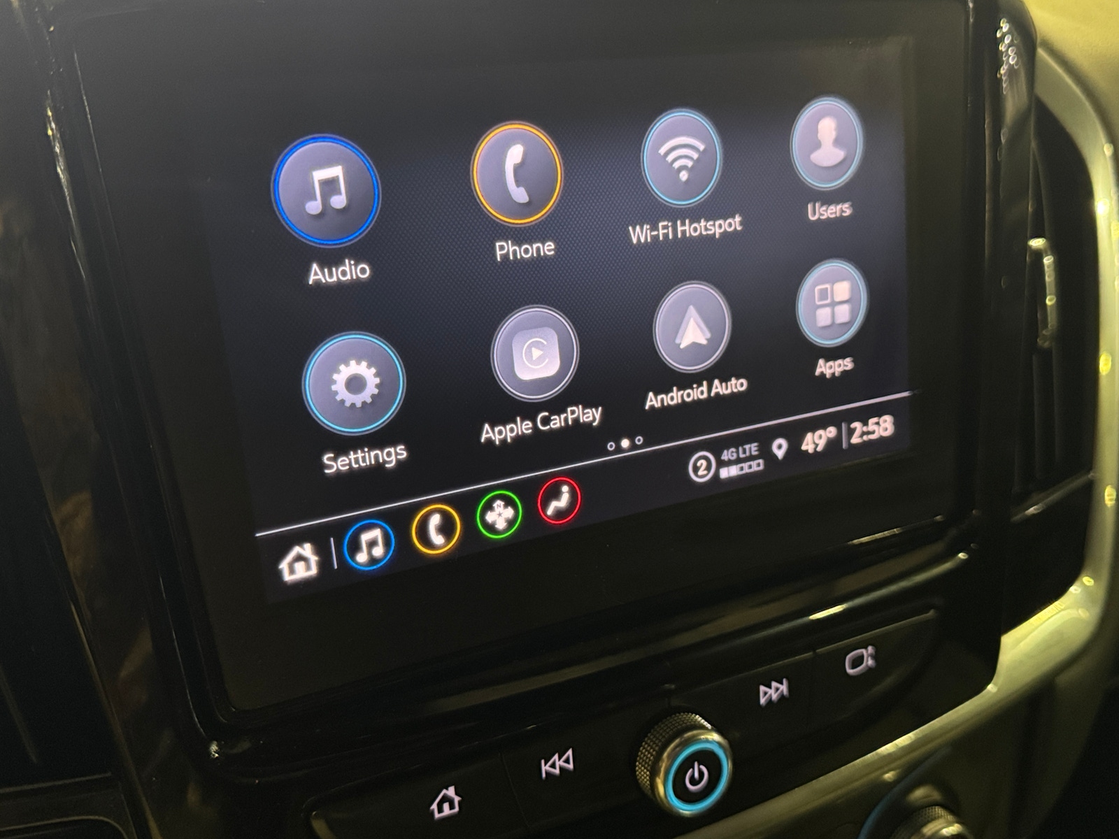 Thumbnail: 2022 Chevrolet Traverse - 4