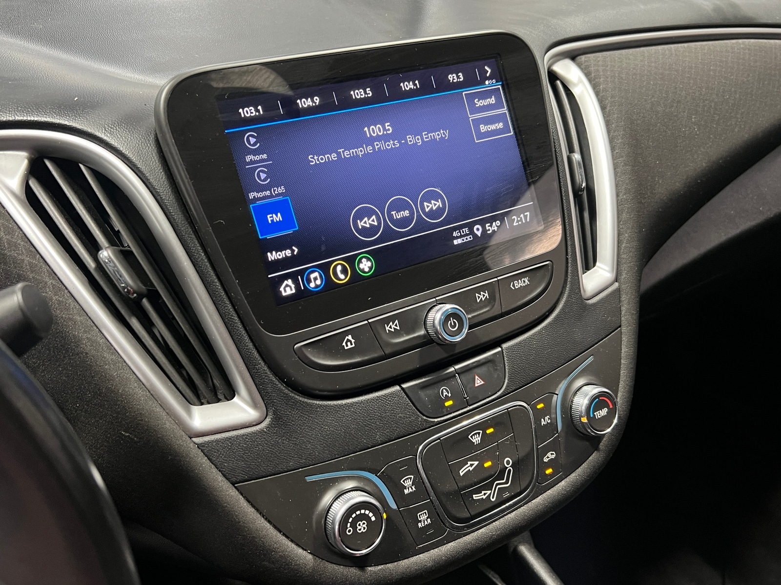 Thumbnail: 2021 Chevrolet Malibu - 4