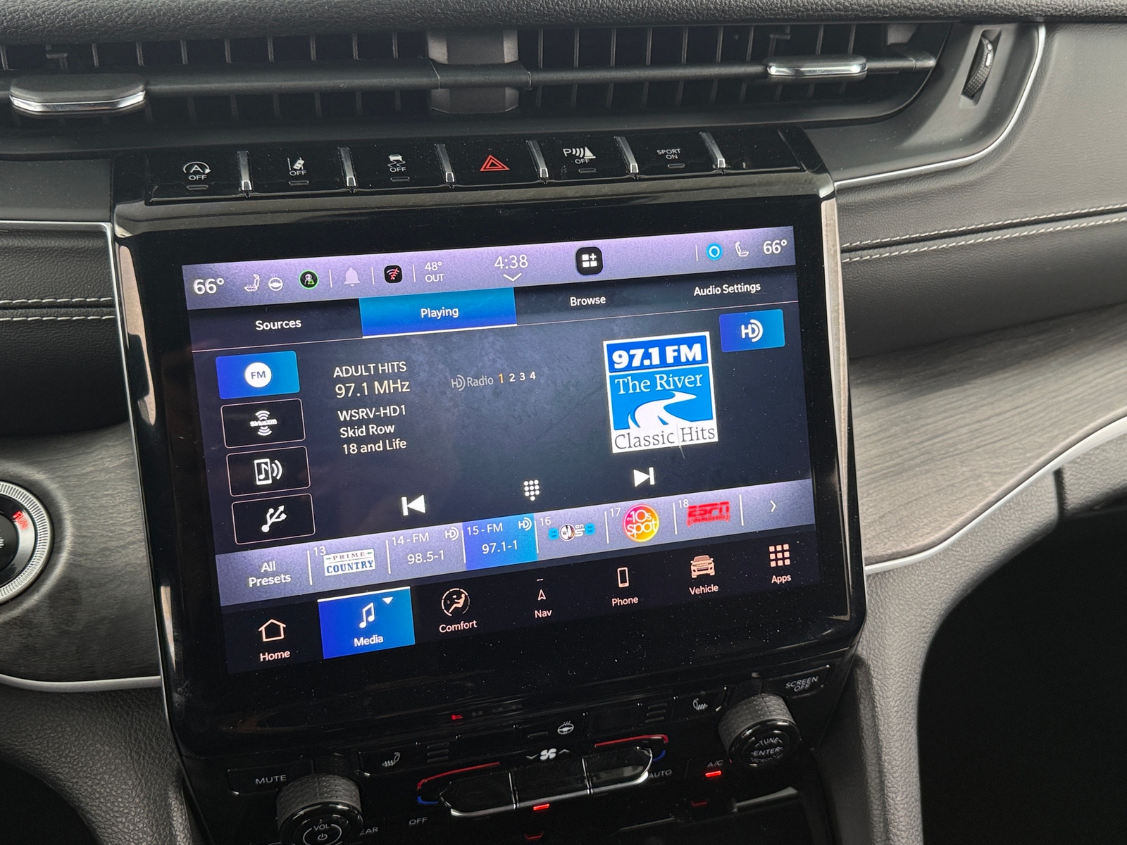 Thumbnail: 2024 Jeep Grand Cherokee - 3