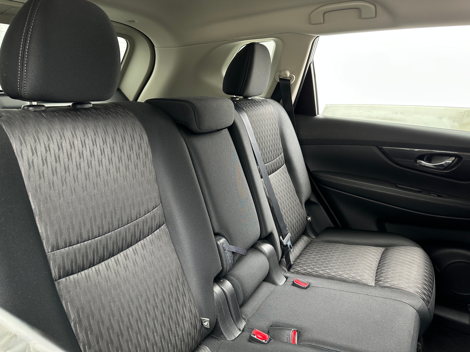 Thumbnail: 2017 Nissan Rogue - 6