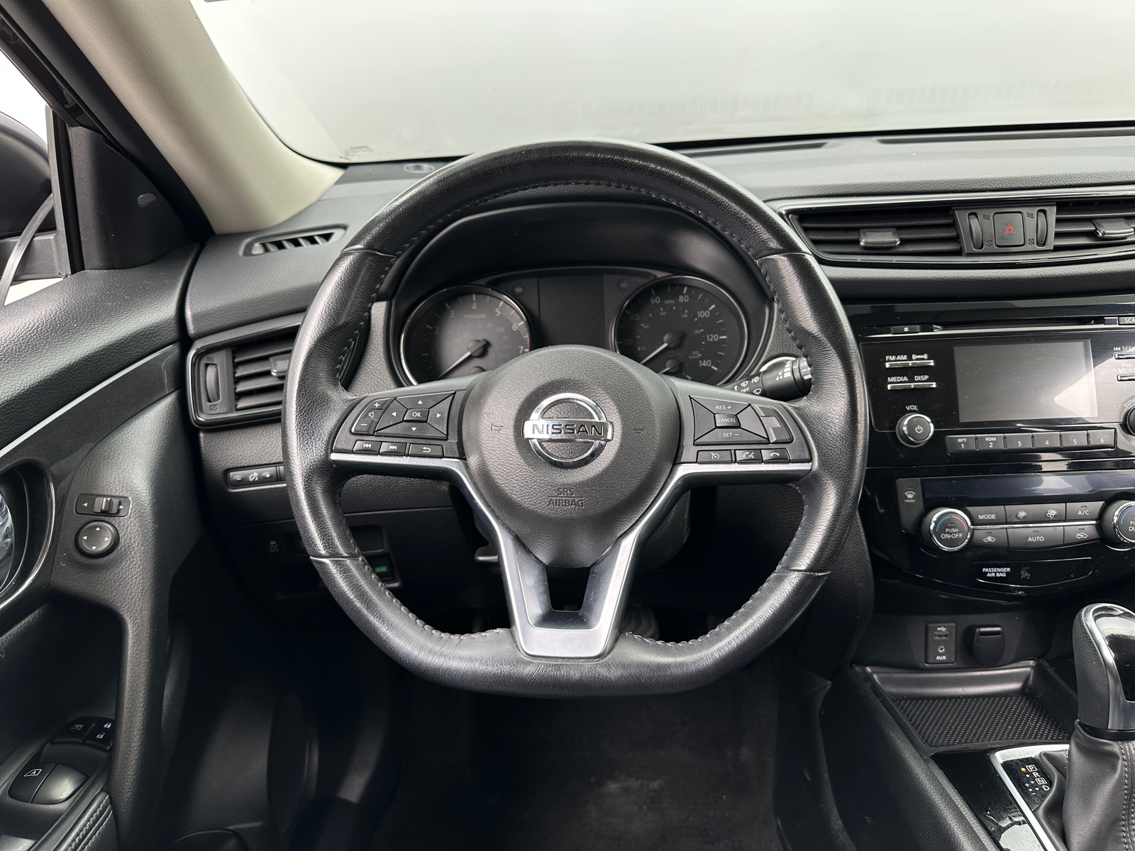 Thumbnail: 2017 Nissan Rogue - 5