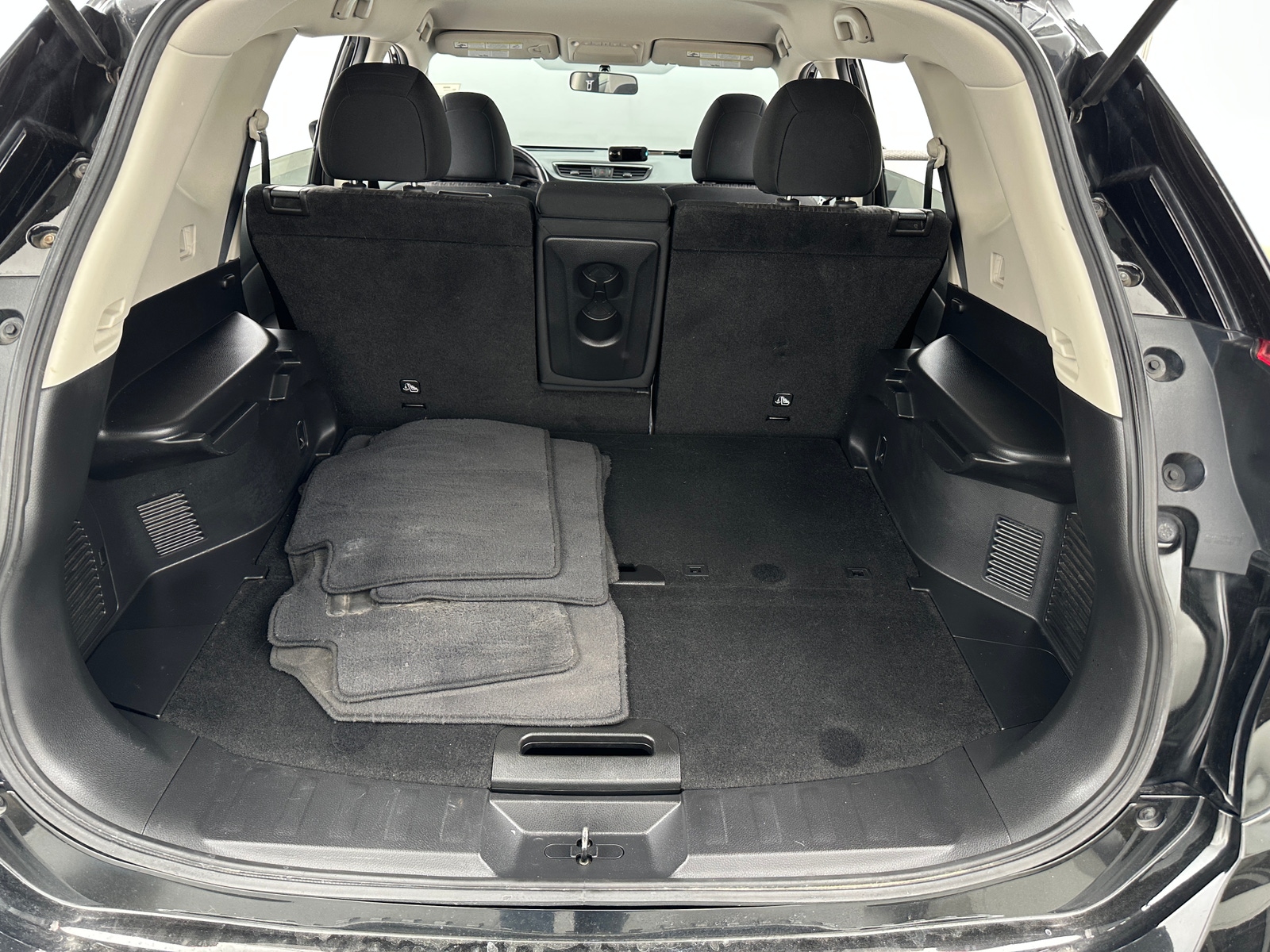 Thumbnail: 2017 Nissan Rogue - 7