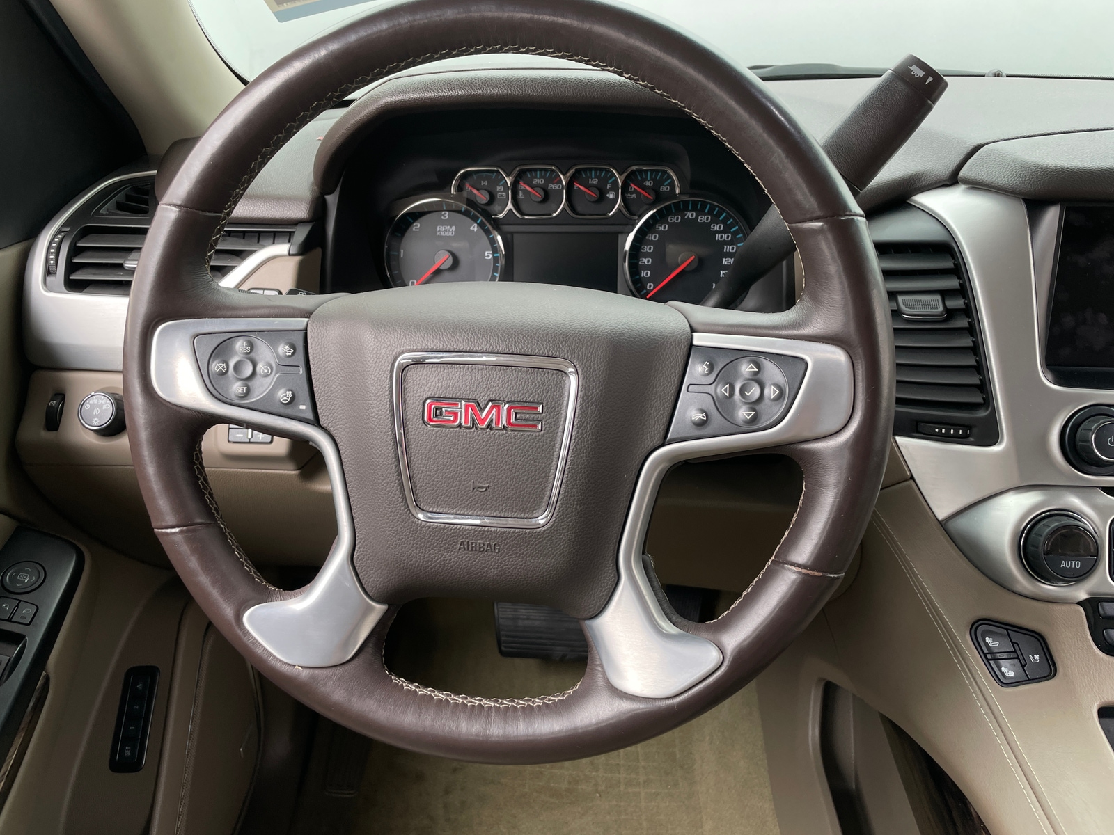 Thumbnail: 2017 GMC Yukon - 4