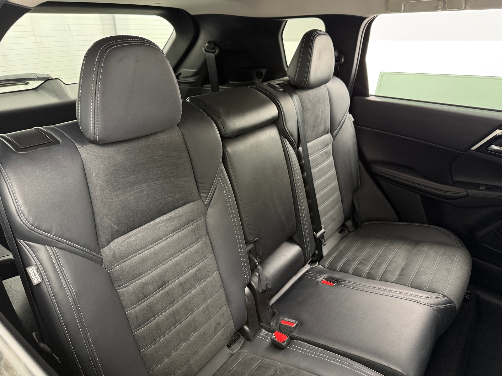 Thumbnail: 2022 Mitsubishi Outlander - 5