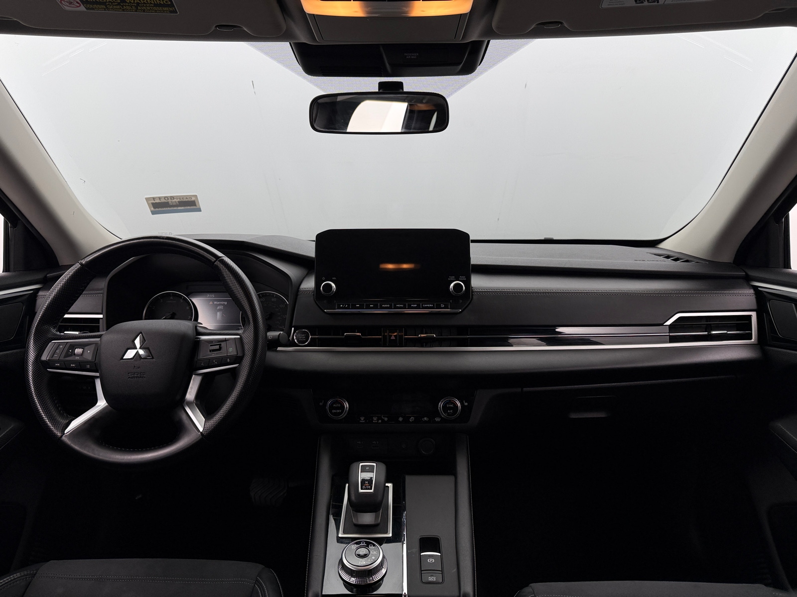 Thumbnail: 2022 Mitsubishi Outlander - 2