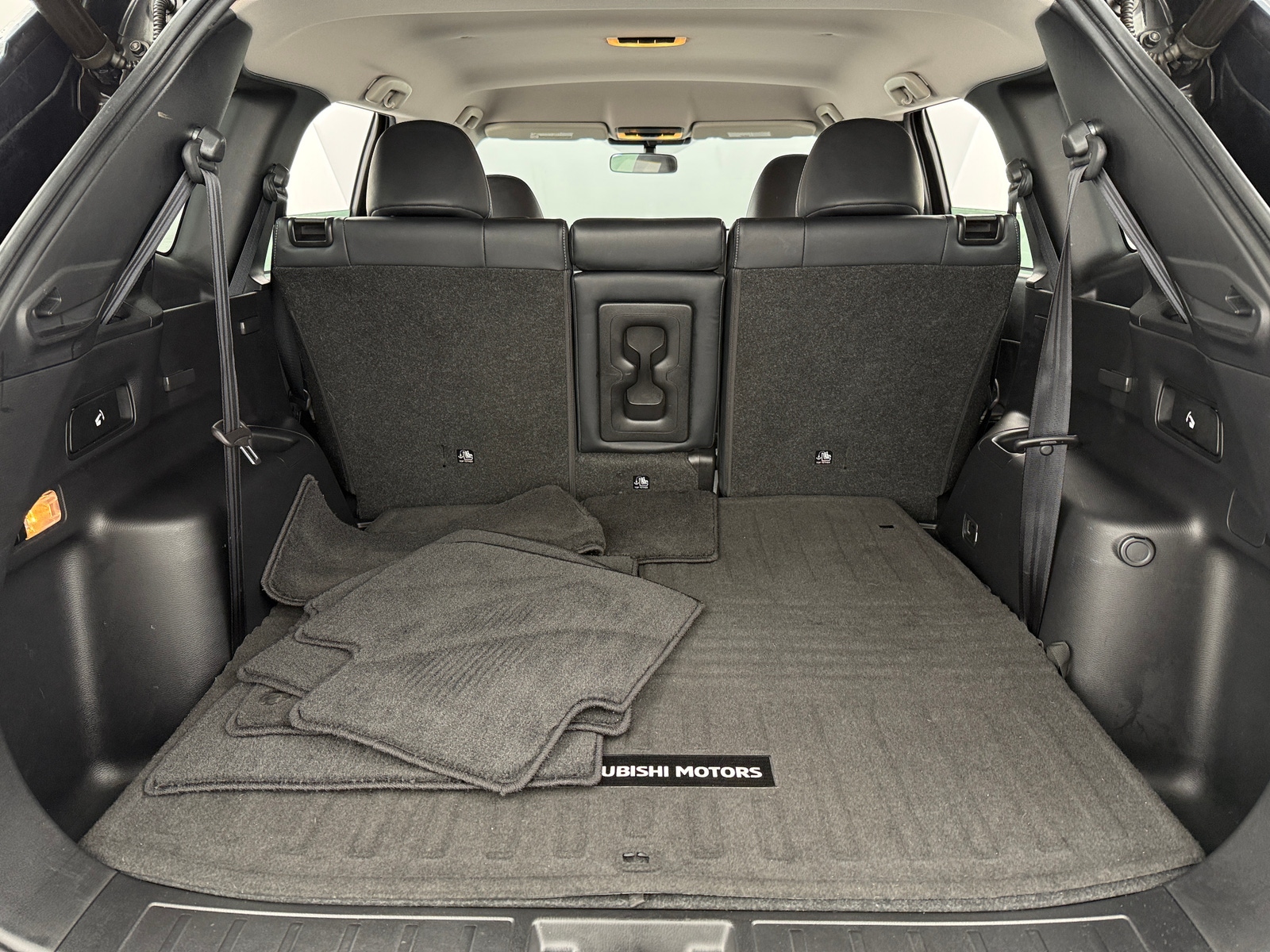 Thumbnail: 2022 Mitsubishi Outlander - 6