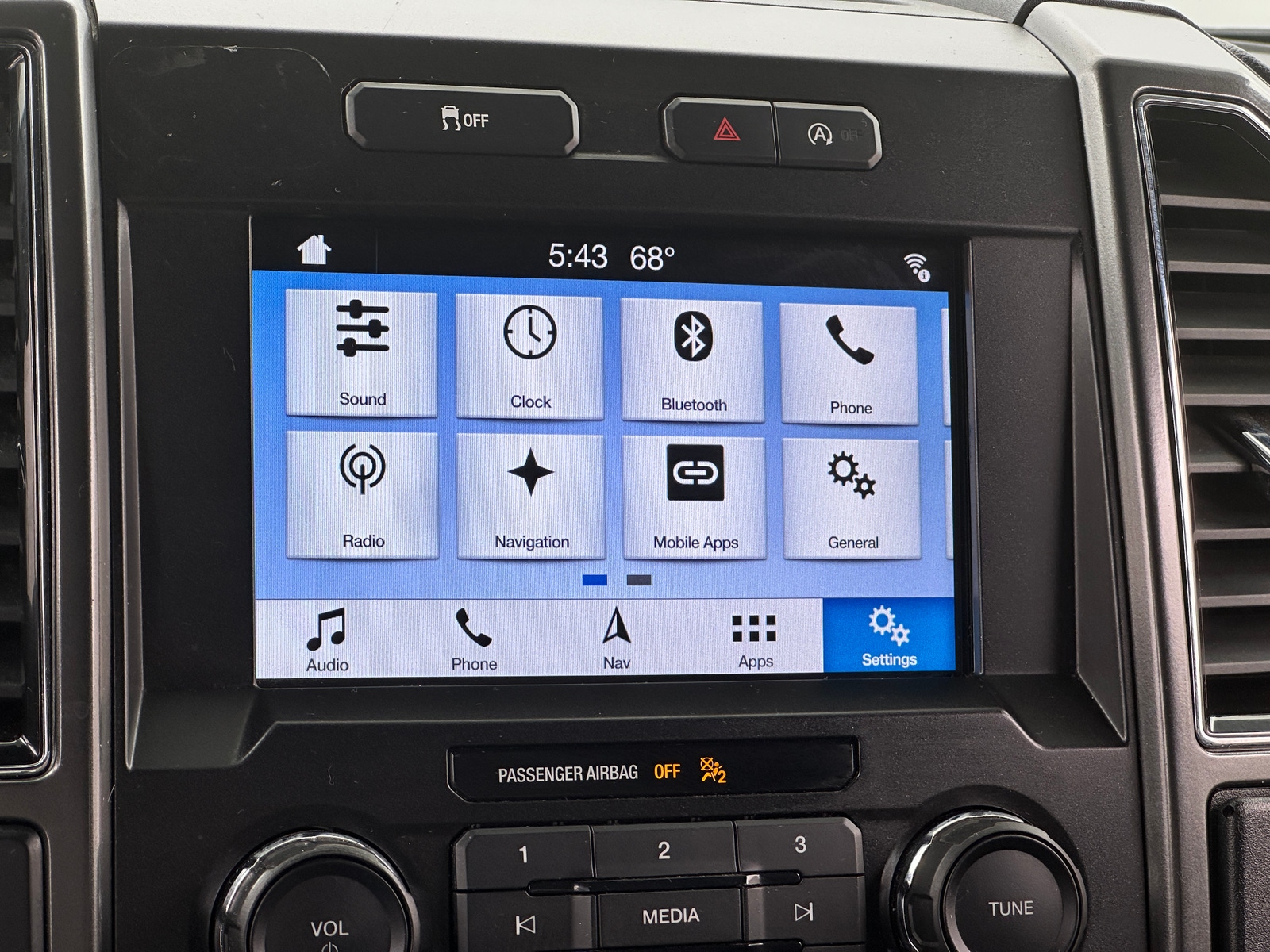 Thumbnail: 2018 Ford Econoline - 4