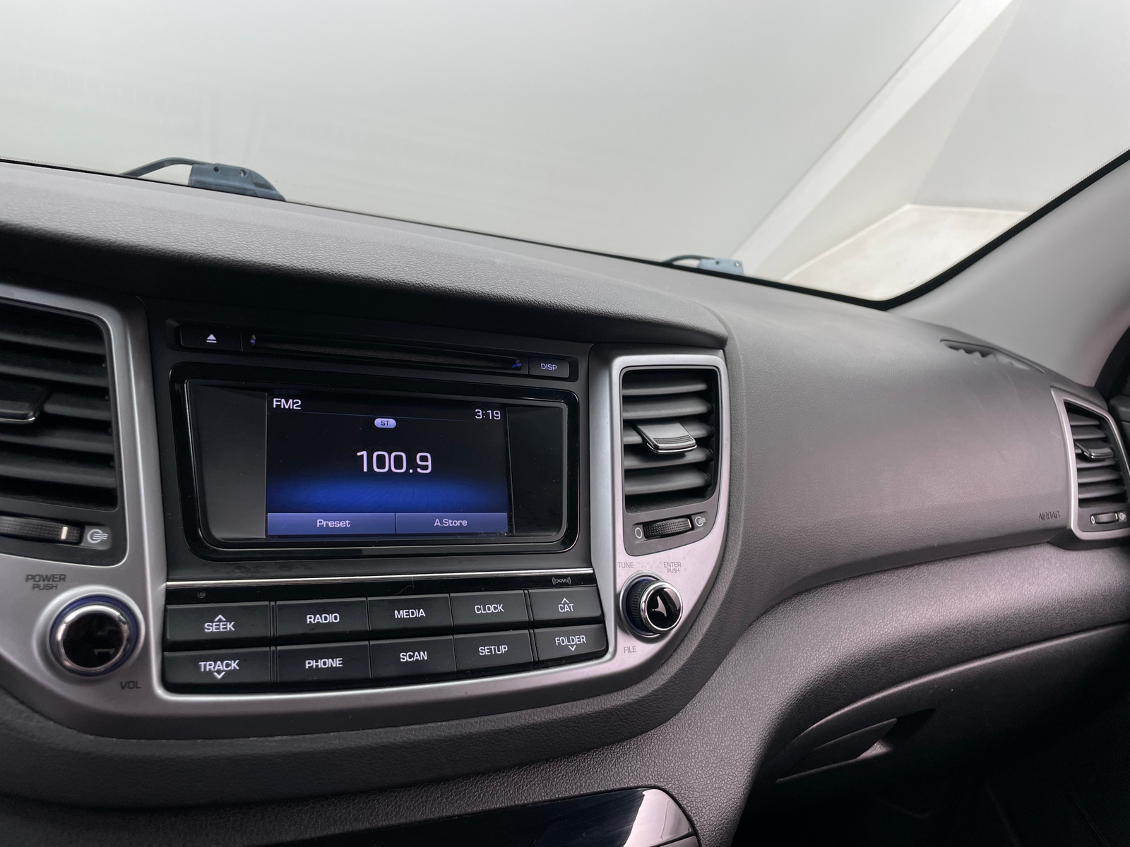 Thumbnail: 2017 Hyundai Tucson - 4