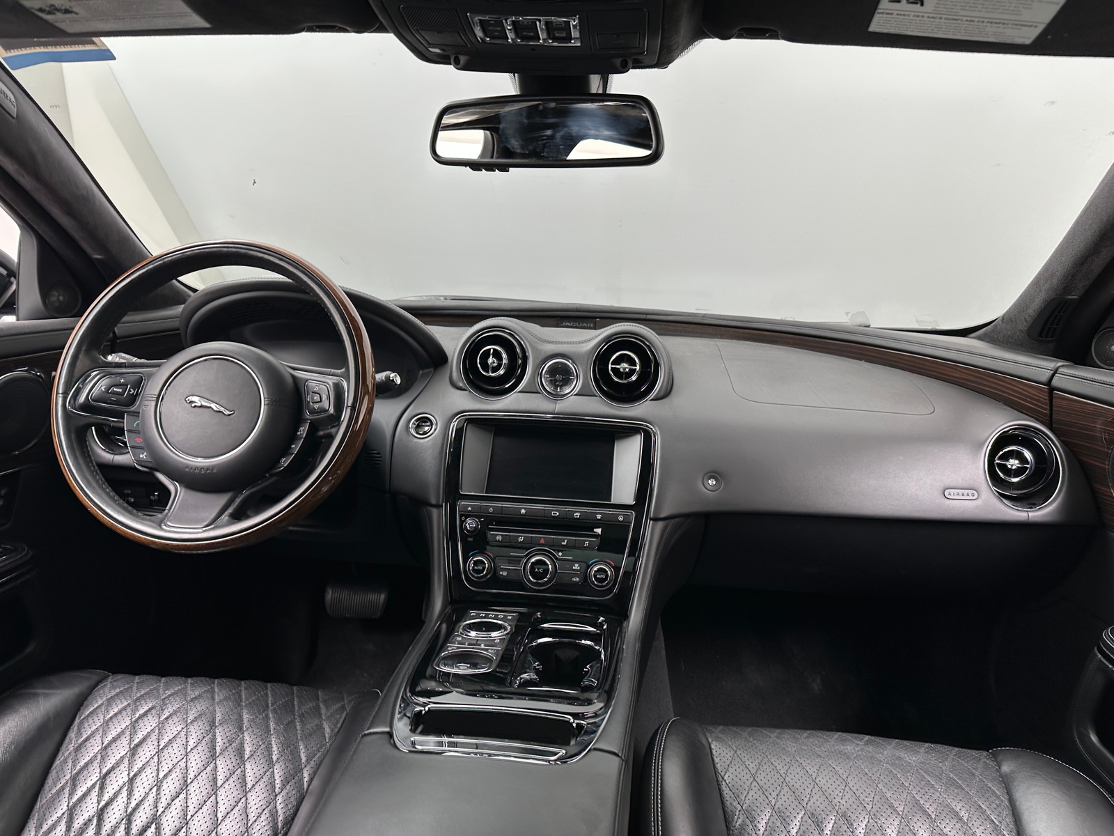 Thumbnail: 2017 Jaguar XJ - 2