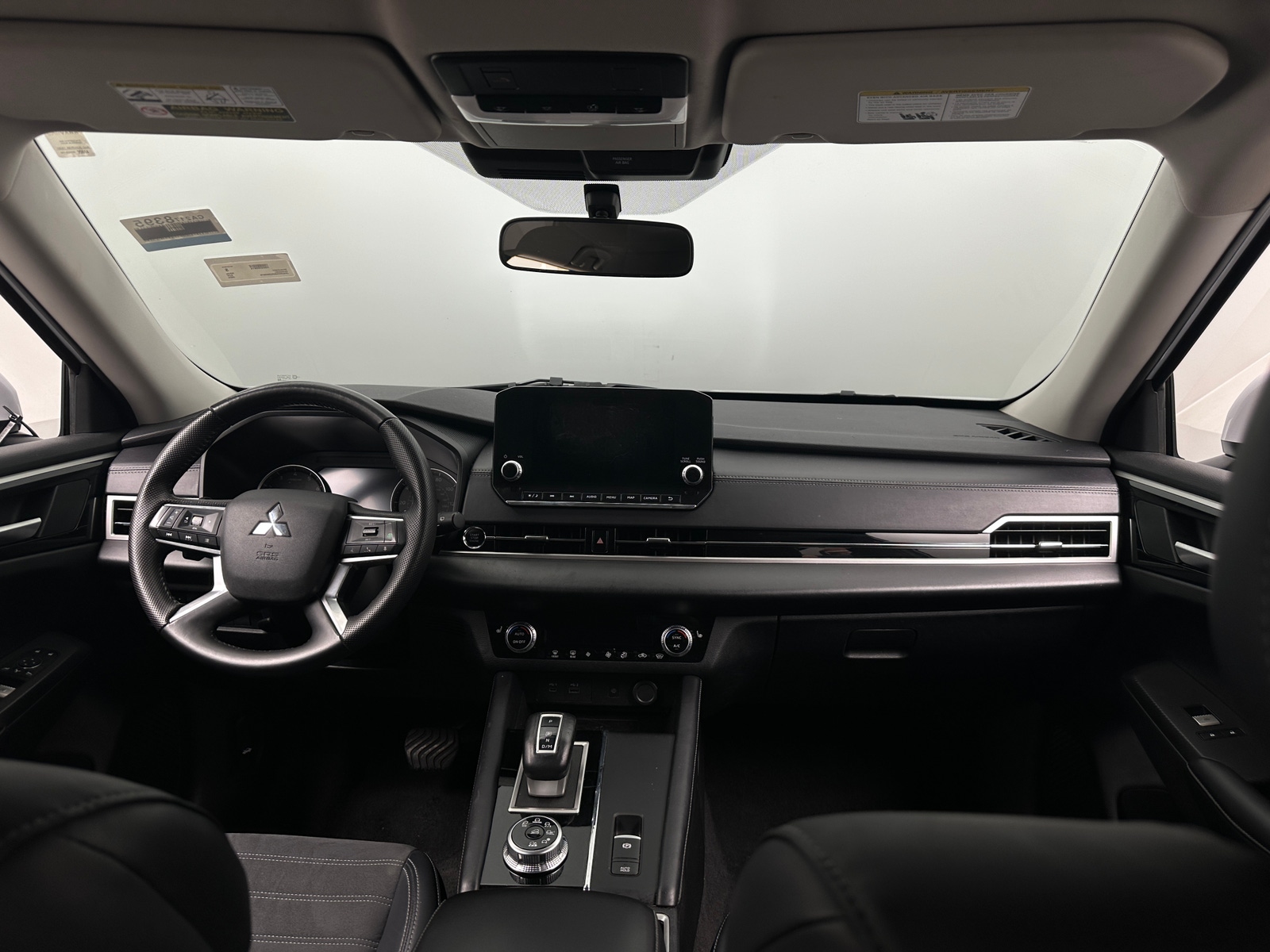 Thumbnail: 2024 Mitsubishi Outlander - 2