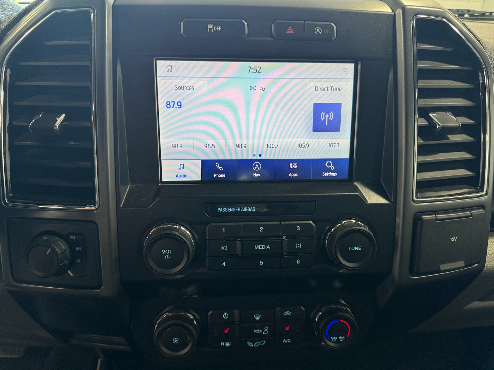 Thumbnail: 2020 Ford Econoline - 4