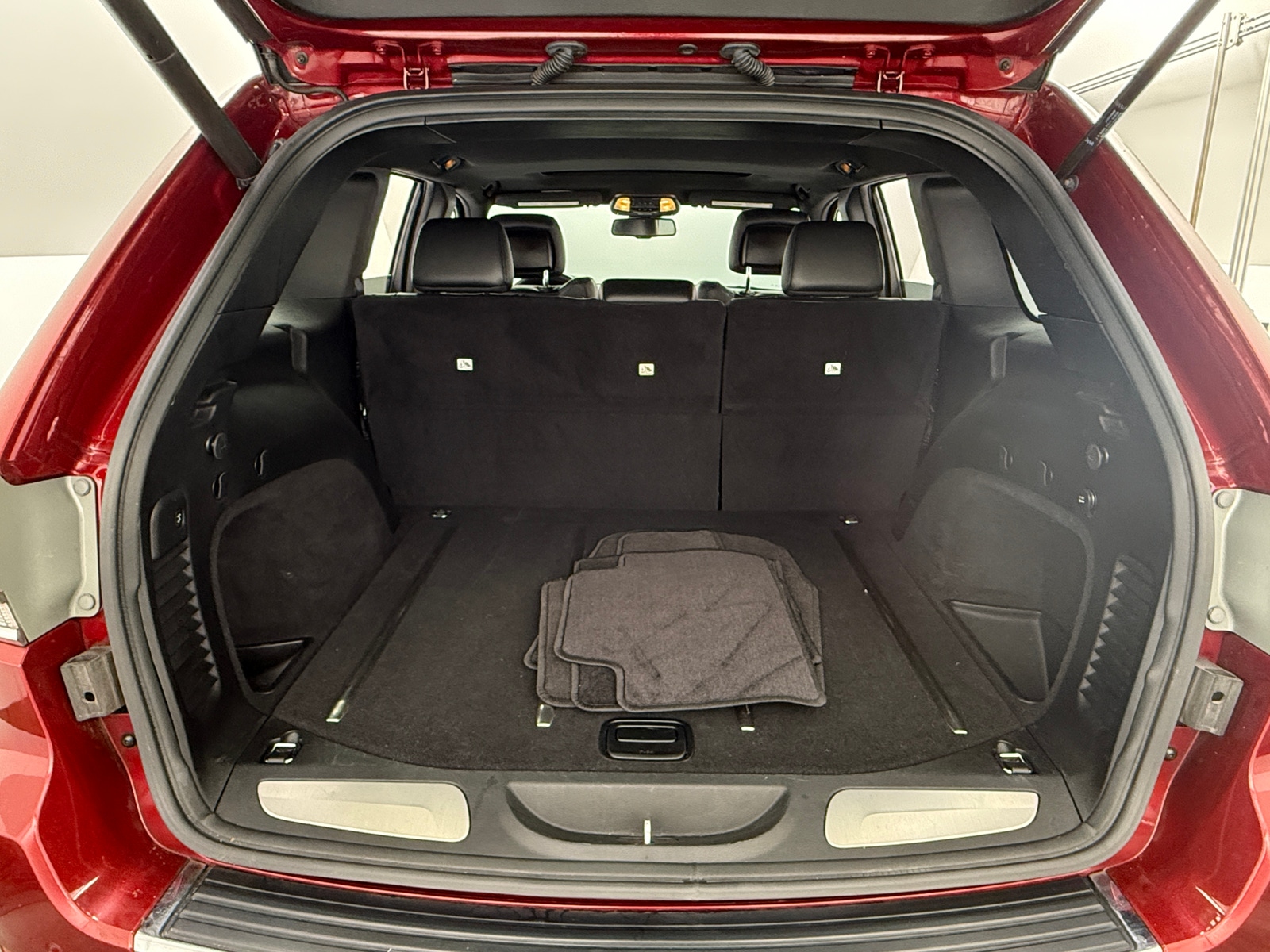 Thumbnail: 2015 Jeep Grand Cherokee - 6