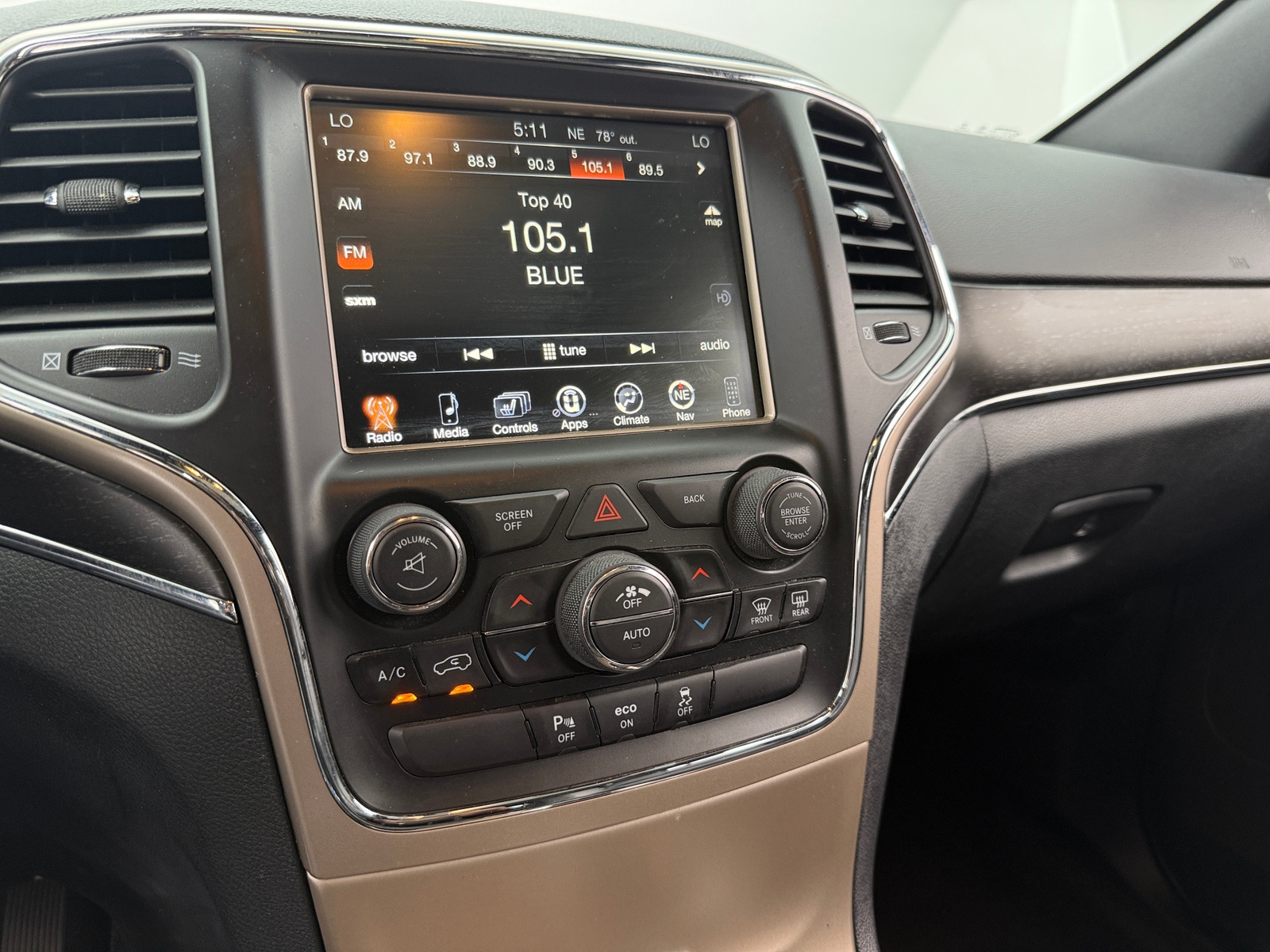 Thumbnail: 2015 Jeep Grand Cherokee - 3